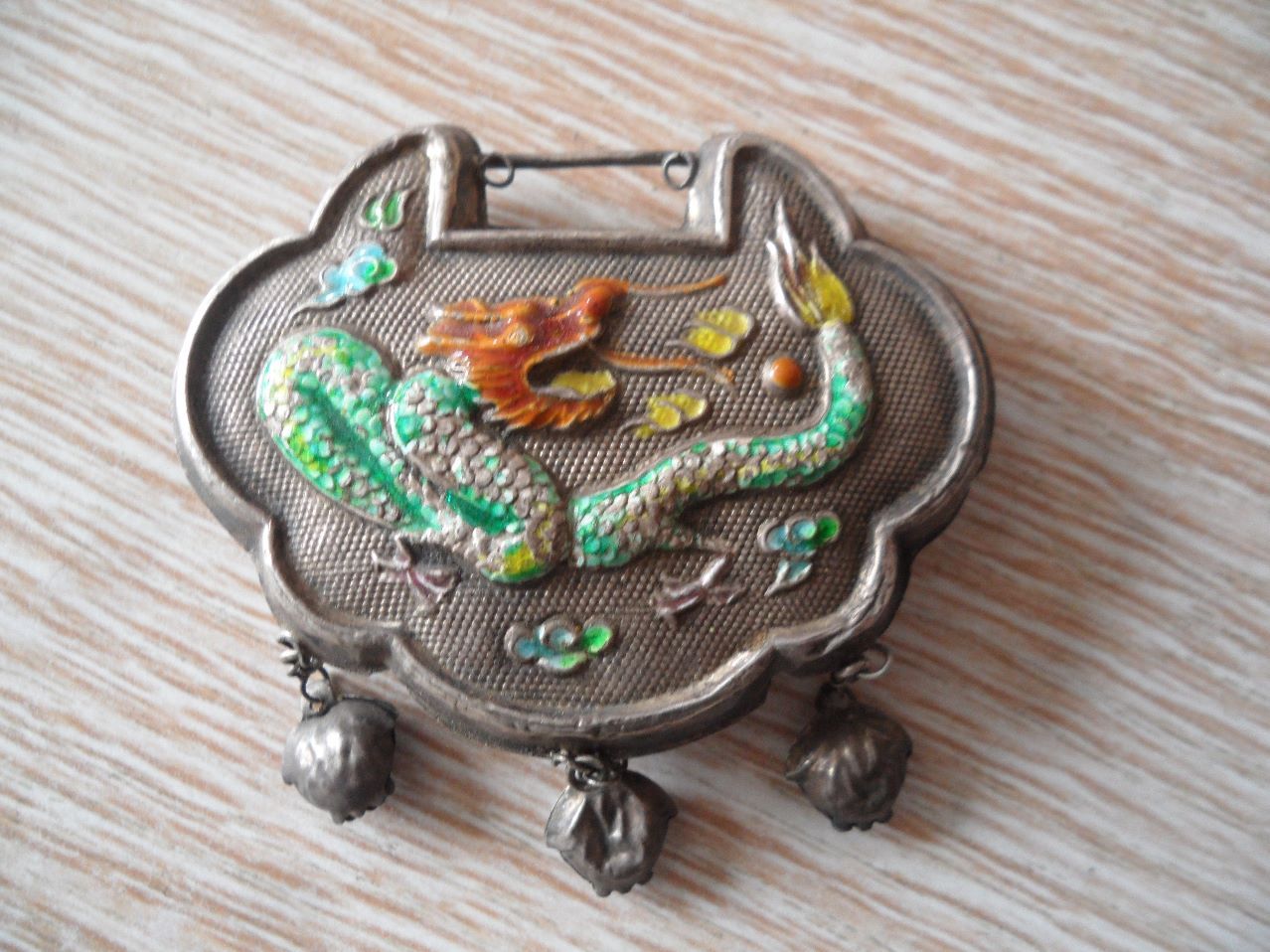 清代珐琅彩银锁