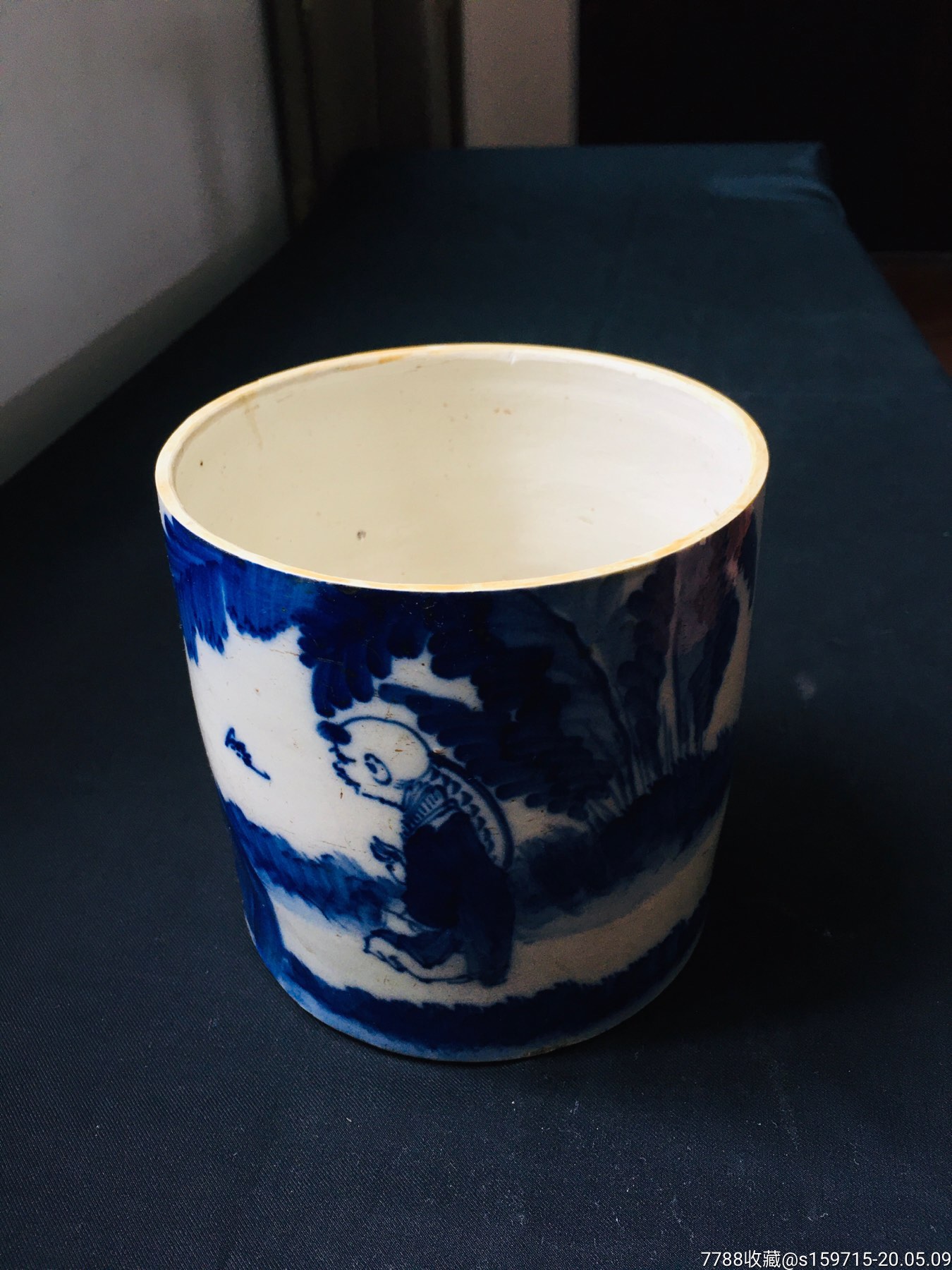 明末清初青花人物笔筒