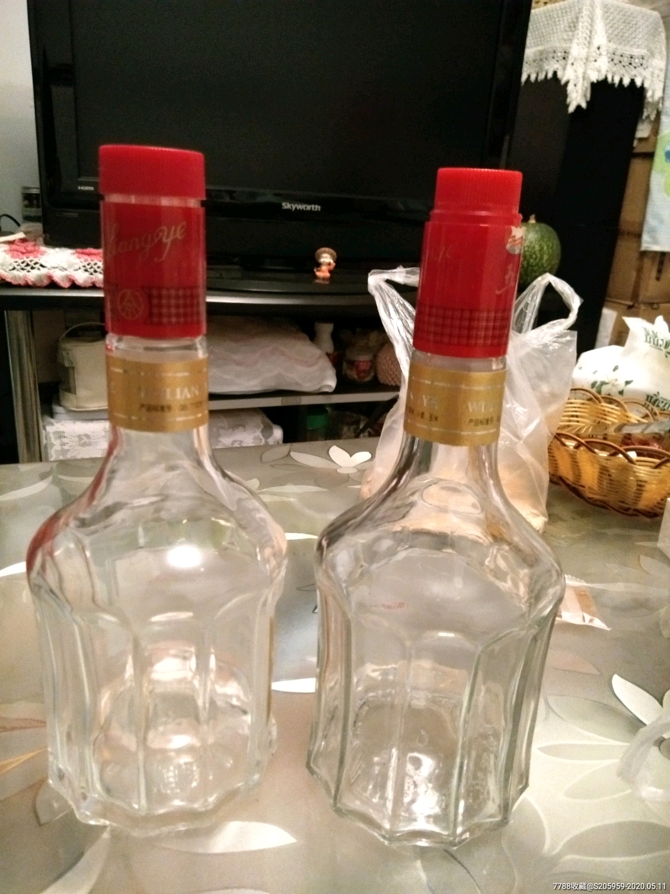 五粮液瓶子一对-酒瓶-7788收藏__收藏热线