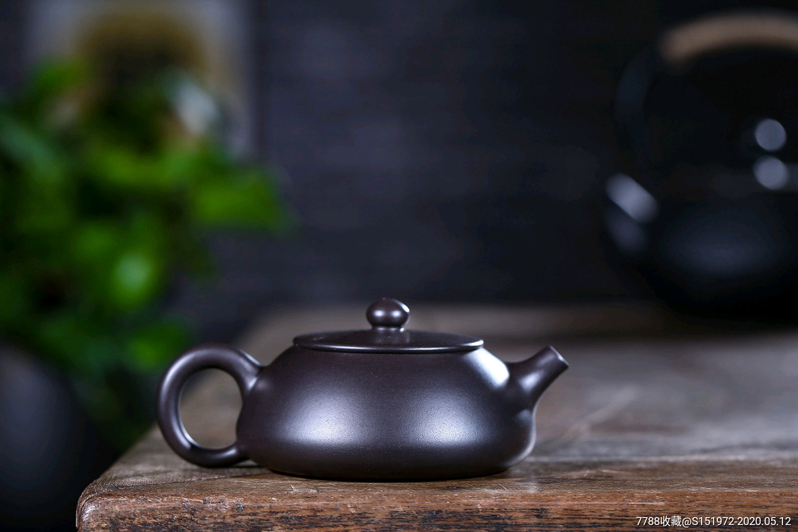 宜兴紫砂壶黑泥手工刻绘王婷扁石瓢壶