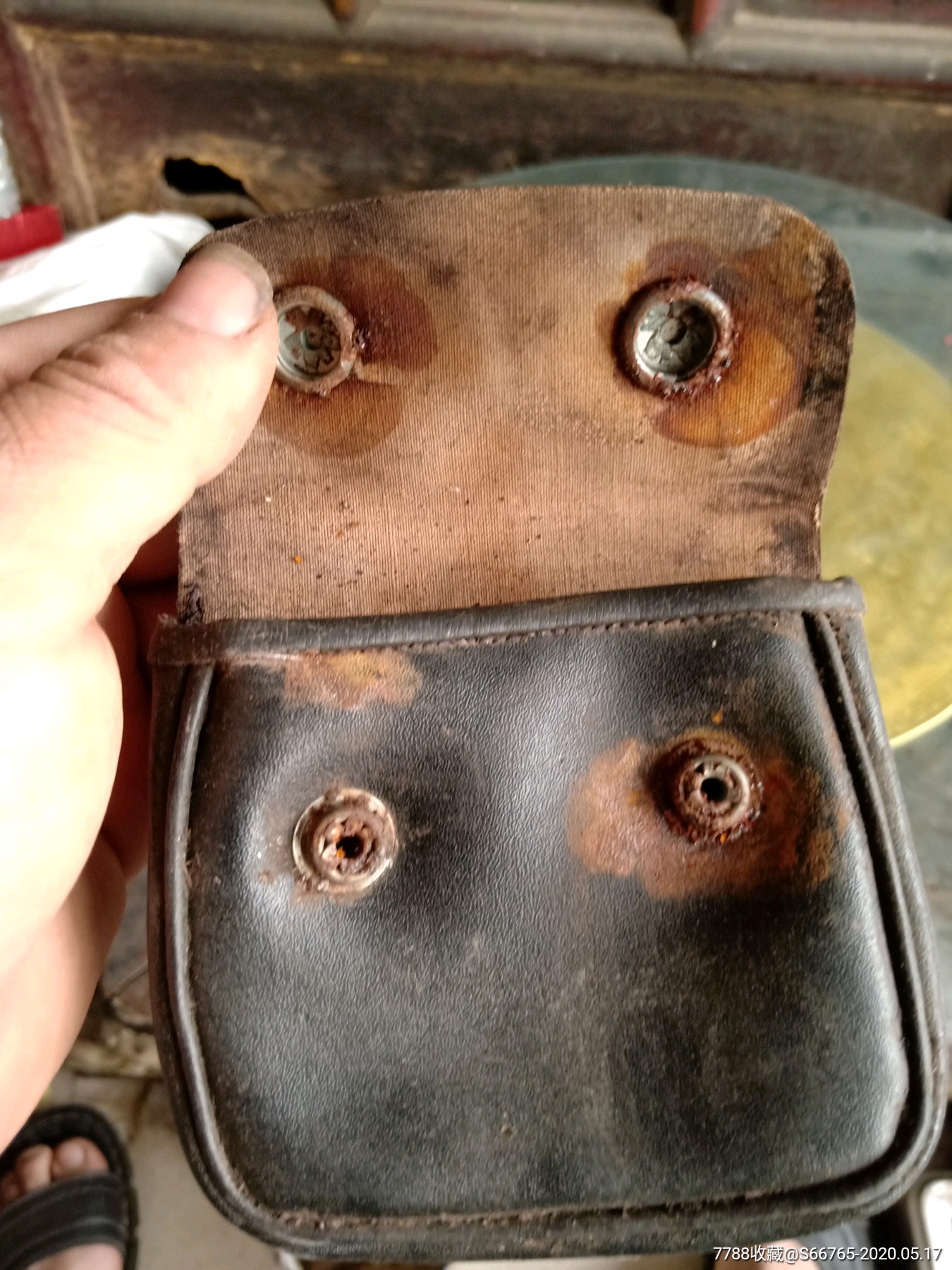 怀旧老皮革钱包