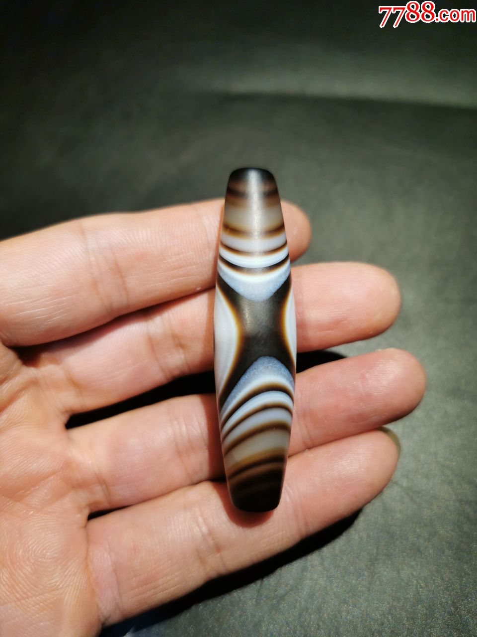 独一无二"暗黑之眼"天然天眼天珠,玛瑙玉髓天珠,正中心部位自带天然