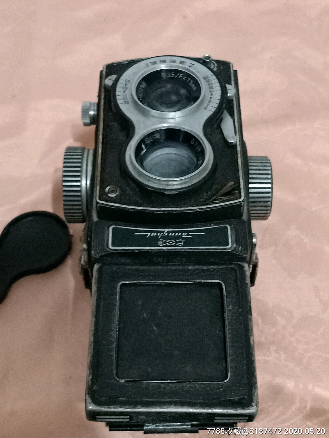 上海牌照相机一个