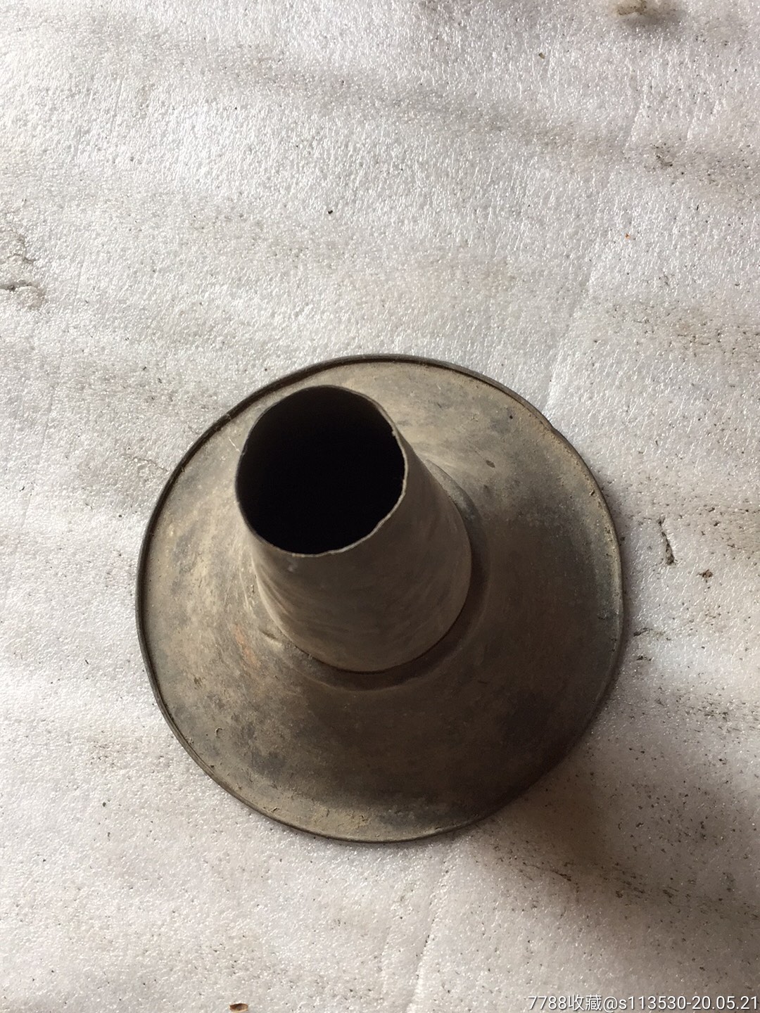 超大唢呐碗一个,有灰没清理