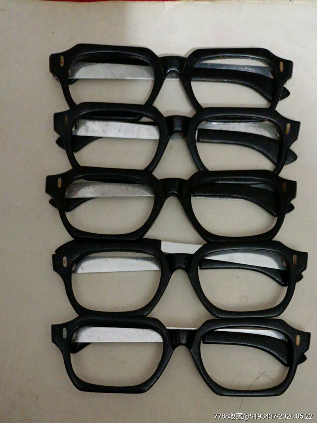 五个全新老款眼镜框配件出售