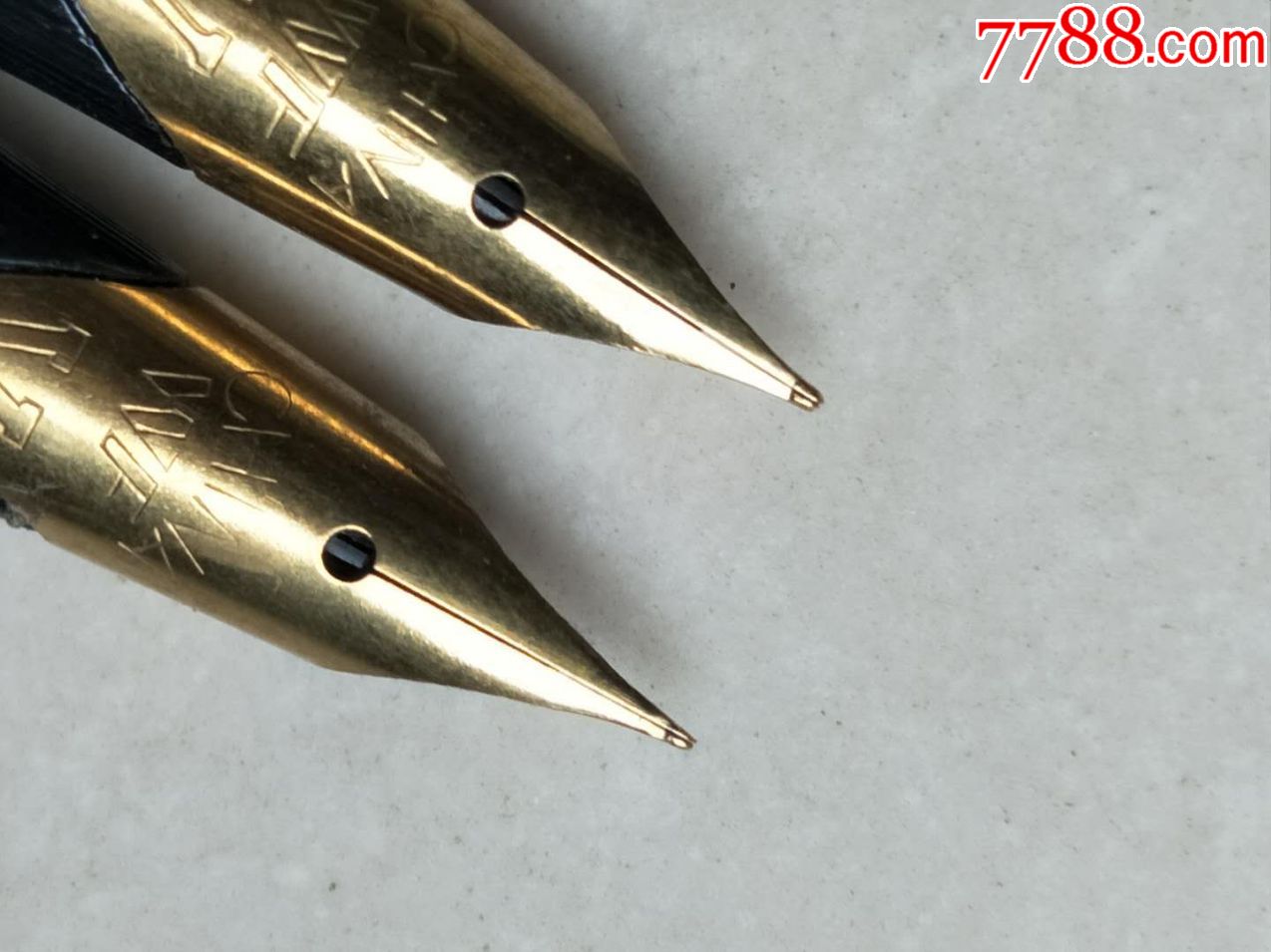 丹东标的白翎钢笔2支一起拍,全新品,没有使用过的,原盒装