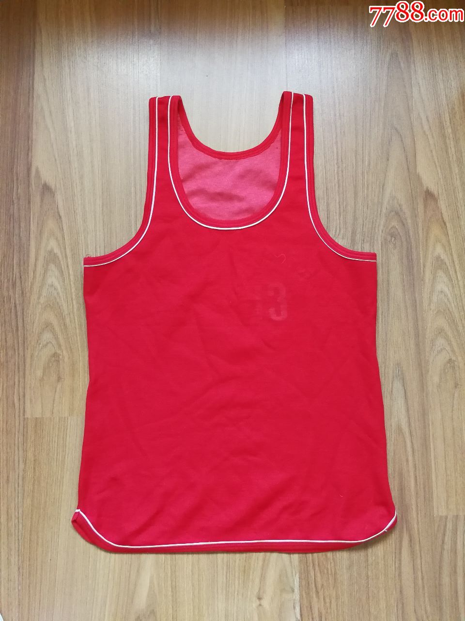 怀旧老式运动背心