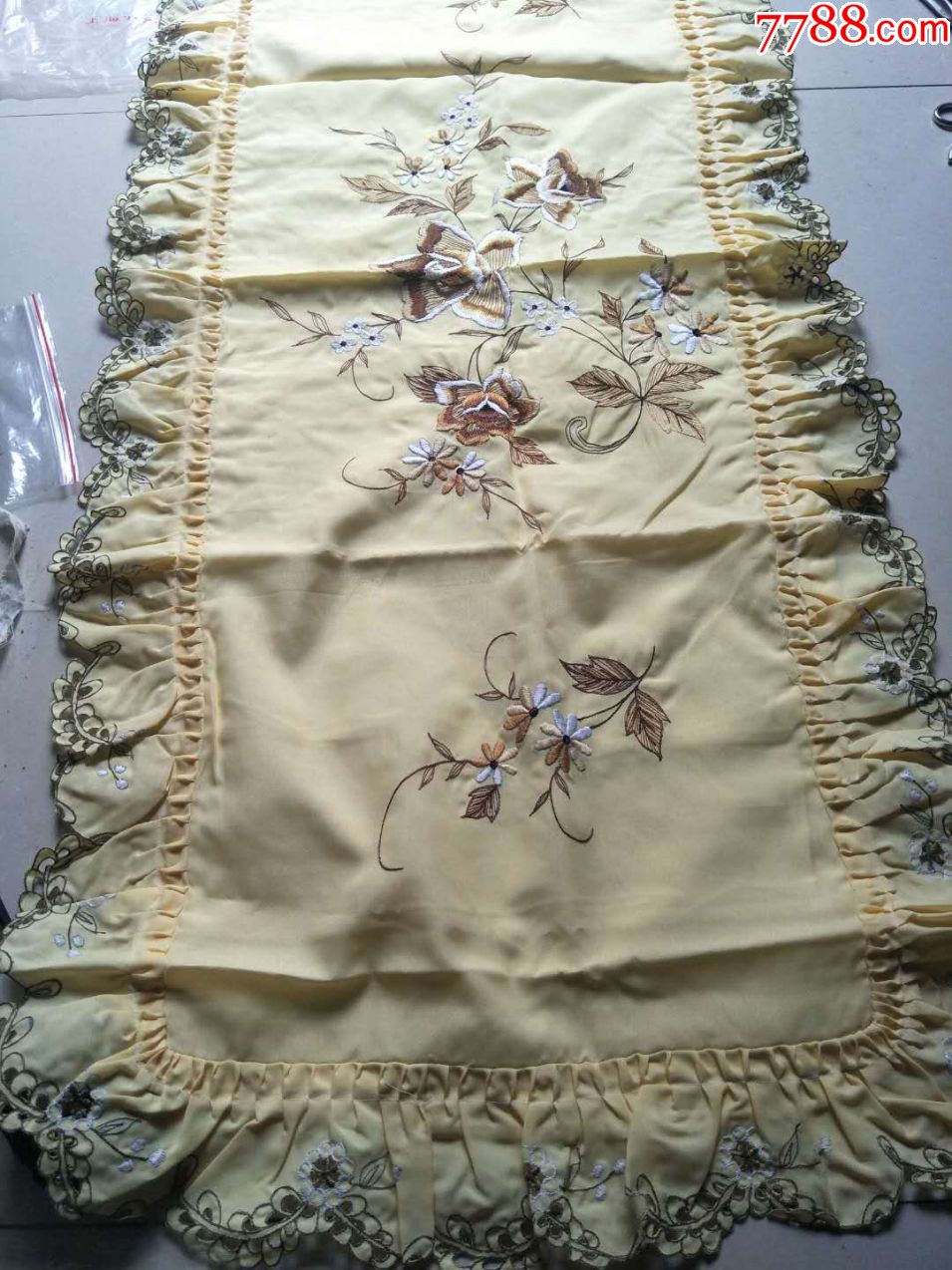 80年代左右,上海产的大号双人枕头,比较少见,全新品,原袋装,背面有检2