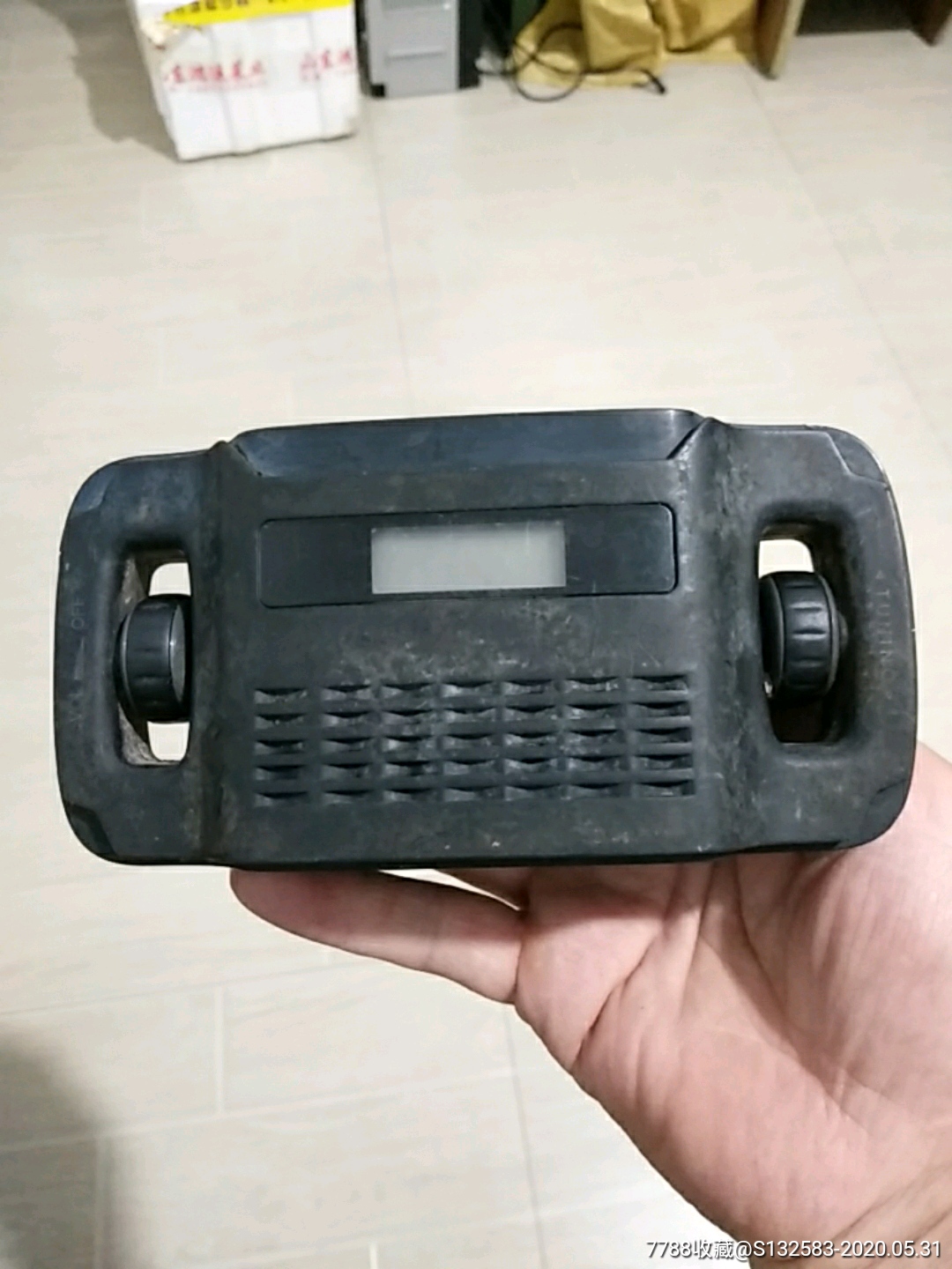 手摇发电收音机