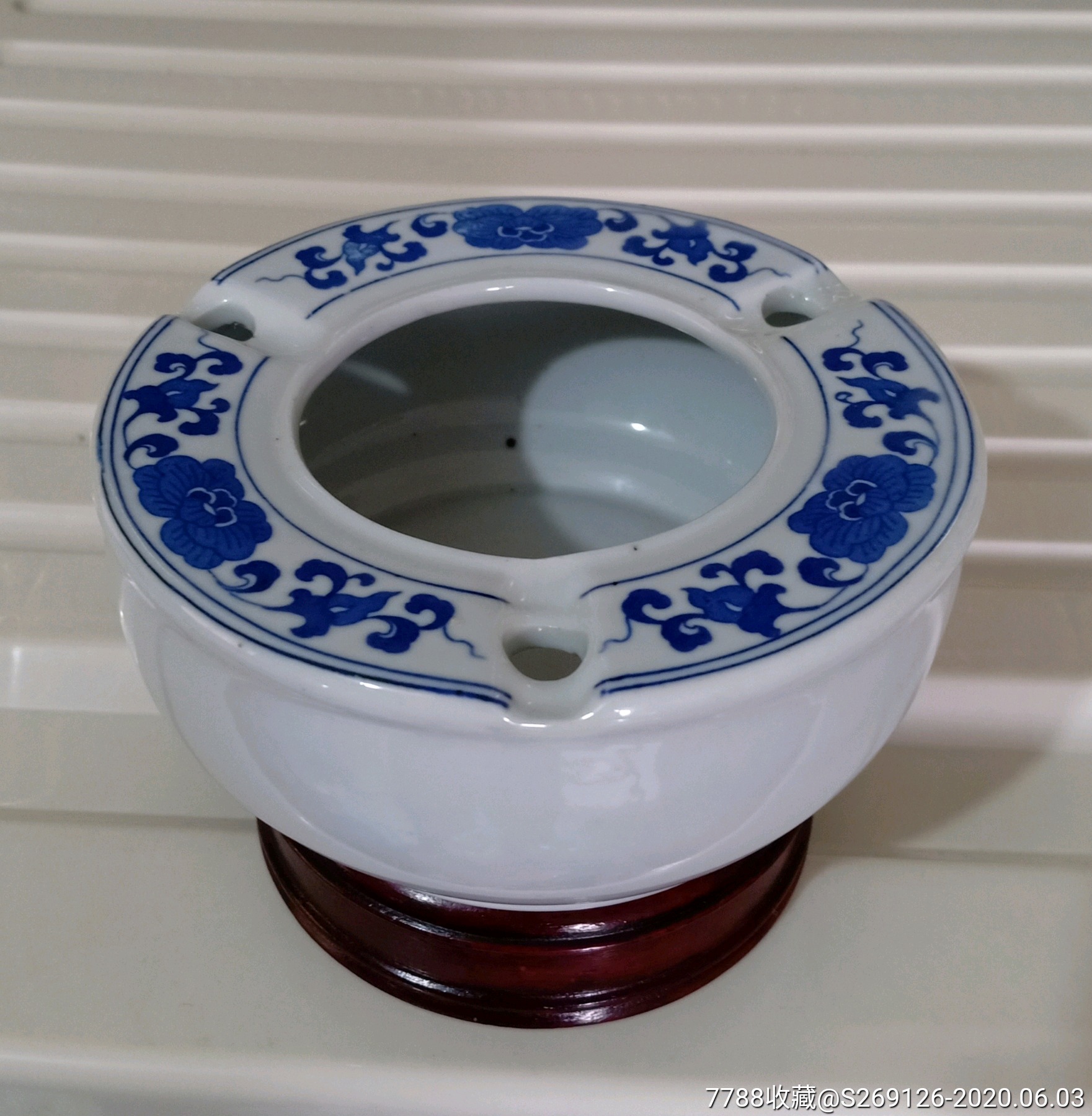 景德镇60年代老厂烟灰缸一个
