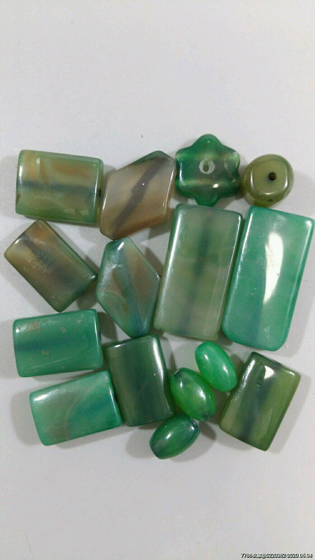{赠口罩}老绿玛瑙珠子一堆