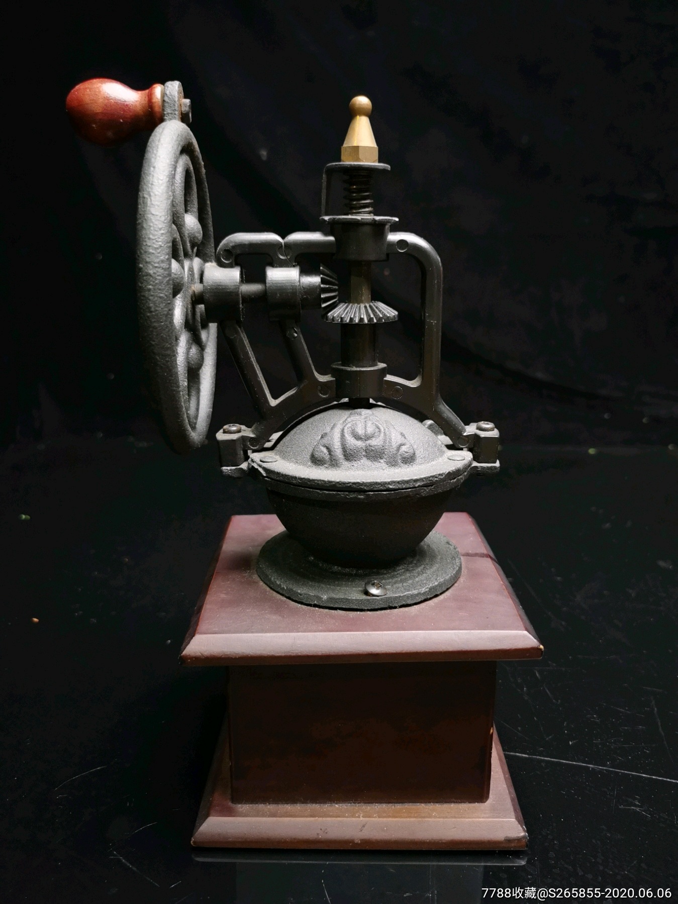 回流欧洲老式手摇咖啡机一台