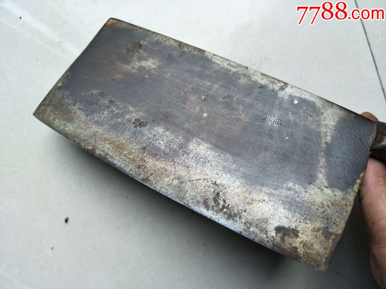 工农1978标的菜刀,重1斤多,品相如图