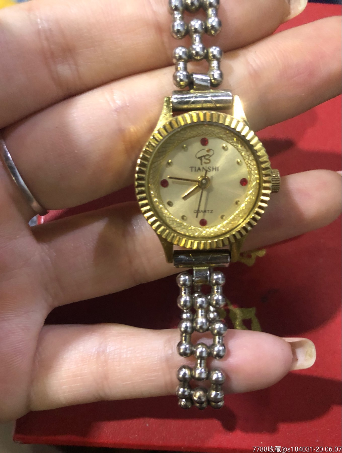 哈尔滨老式天狮手表女表