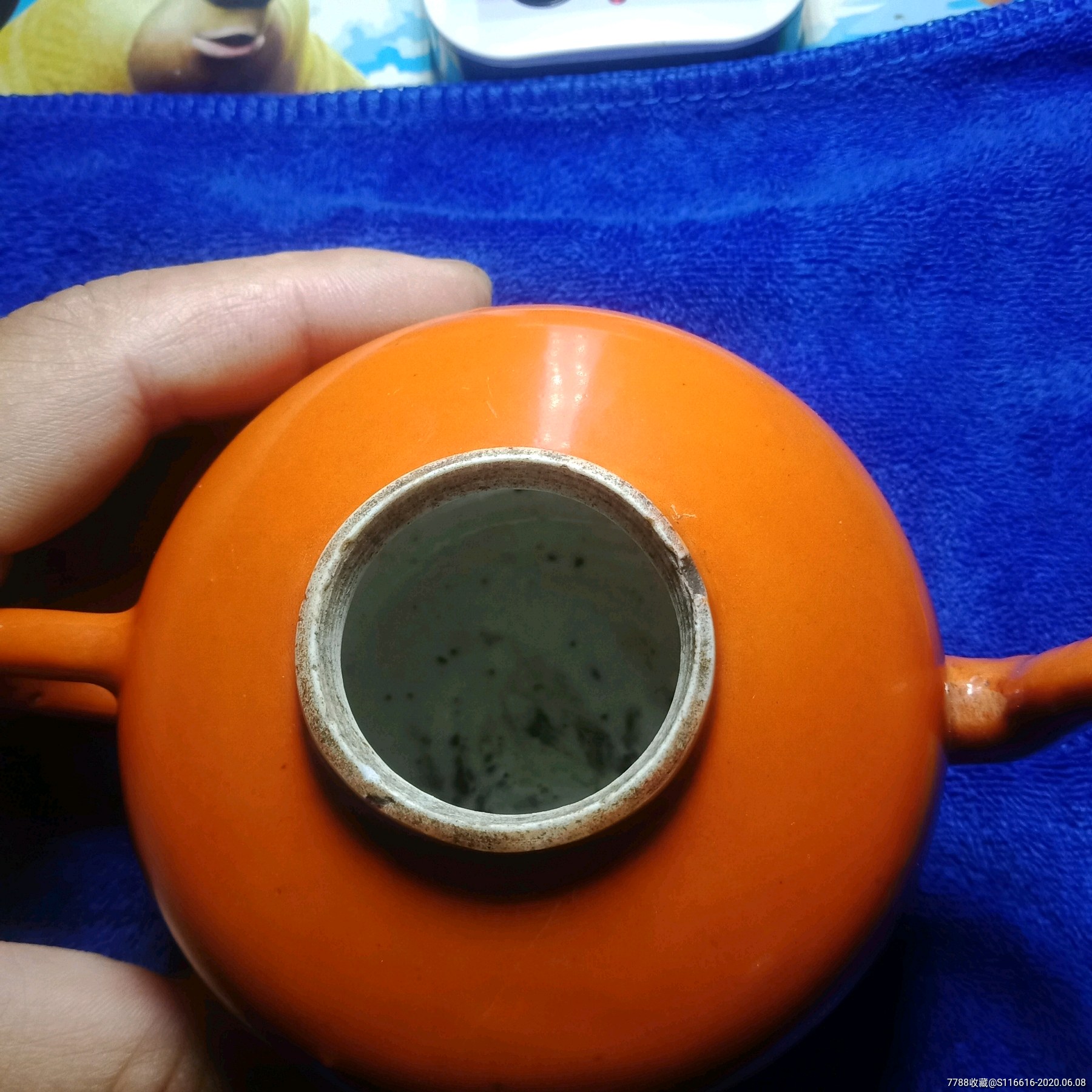 精美珊瑚红人物小茶壶