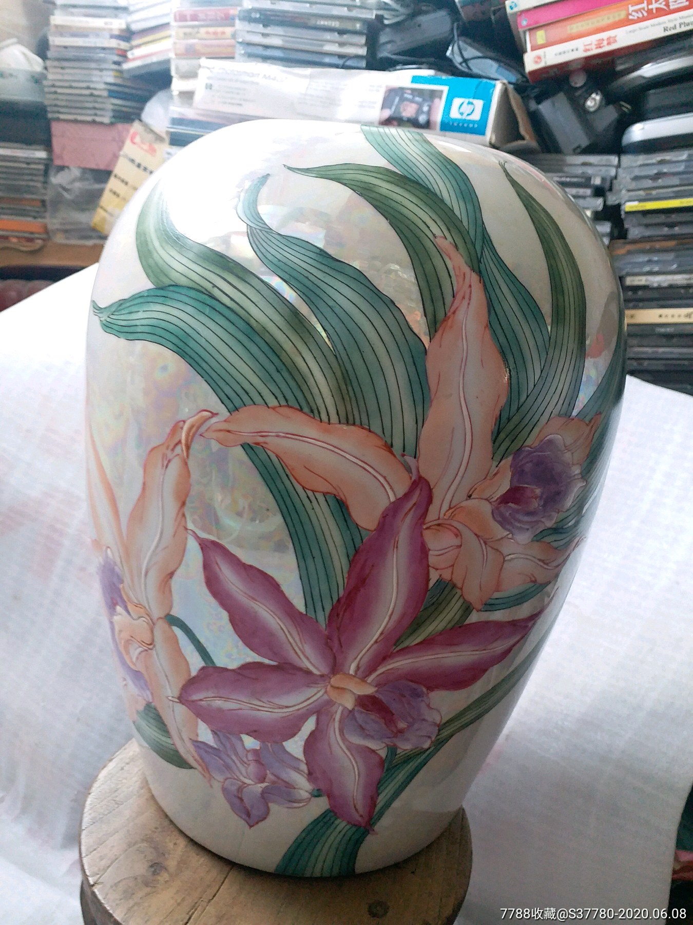 珐琅彩瓶无磕碰无冲线,底部有一个小孔_彩绘瓷/彩瓷_矿野猛兽【7788