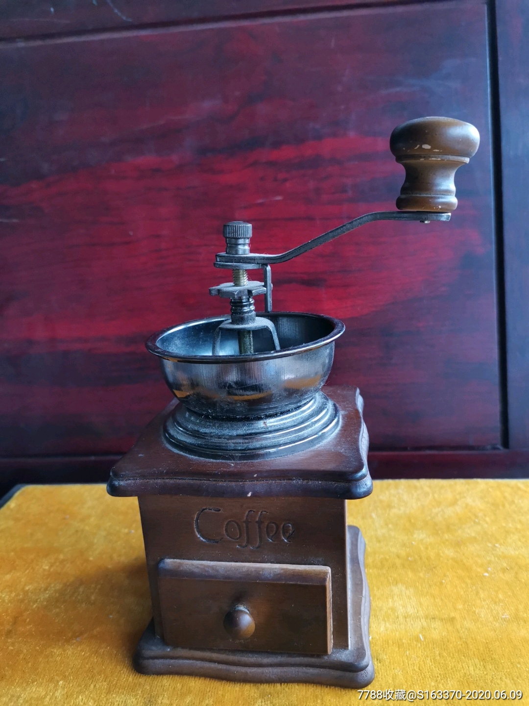 老式手工咖啡豆研磨机-厨房电器-7788收藏