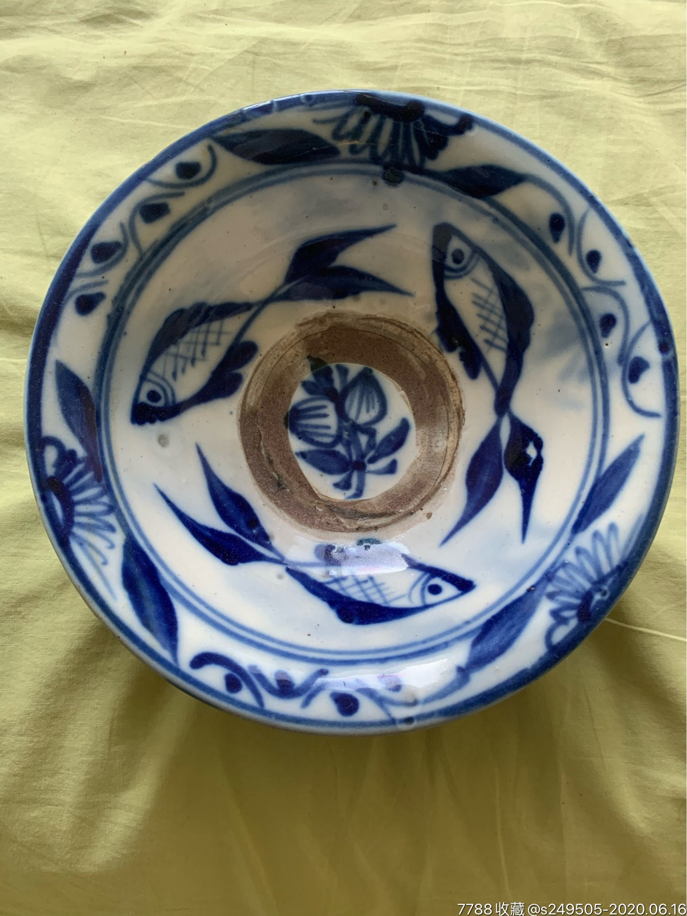 青花鱼瓷碗一个