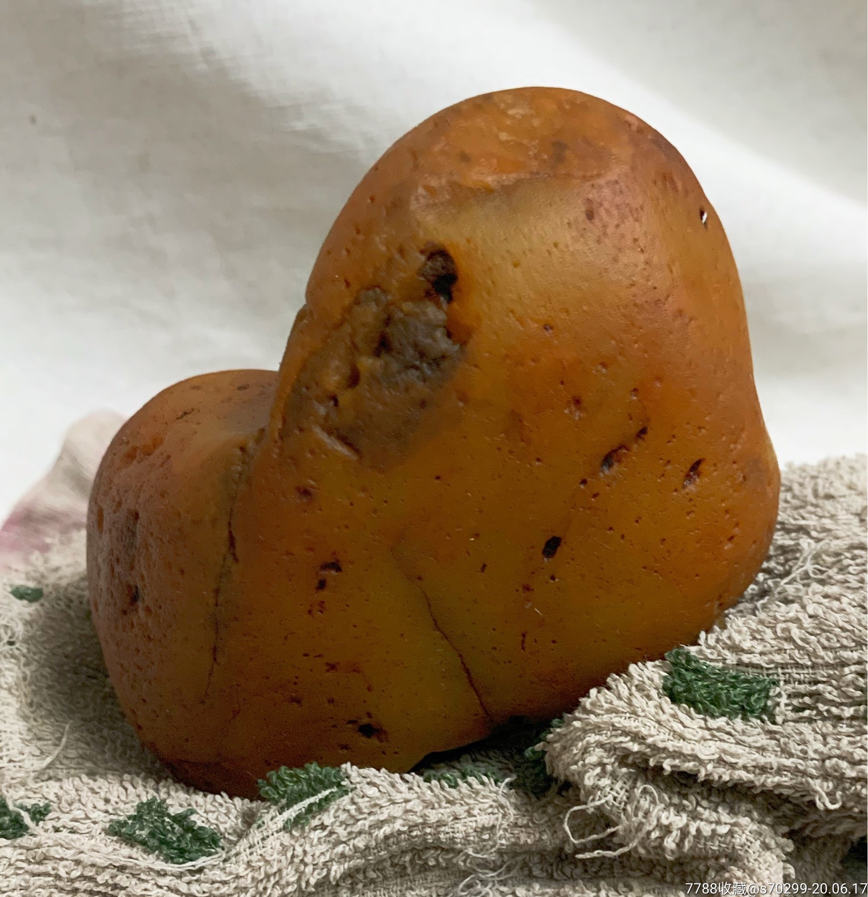 黄蜡石手玩石透光