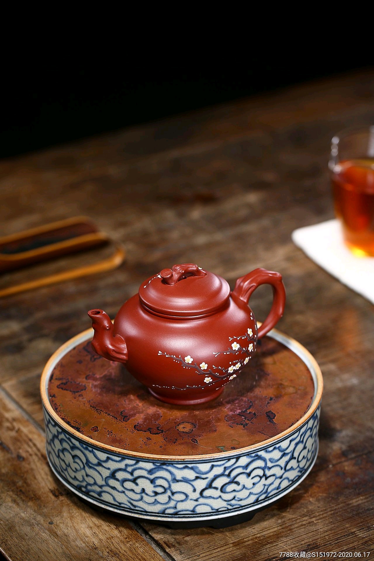 宜兴原矿紫砂大红袍手工泥绘报春壶