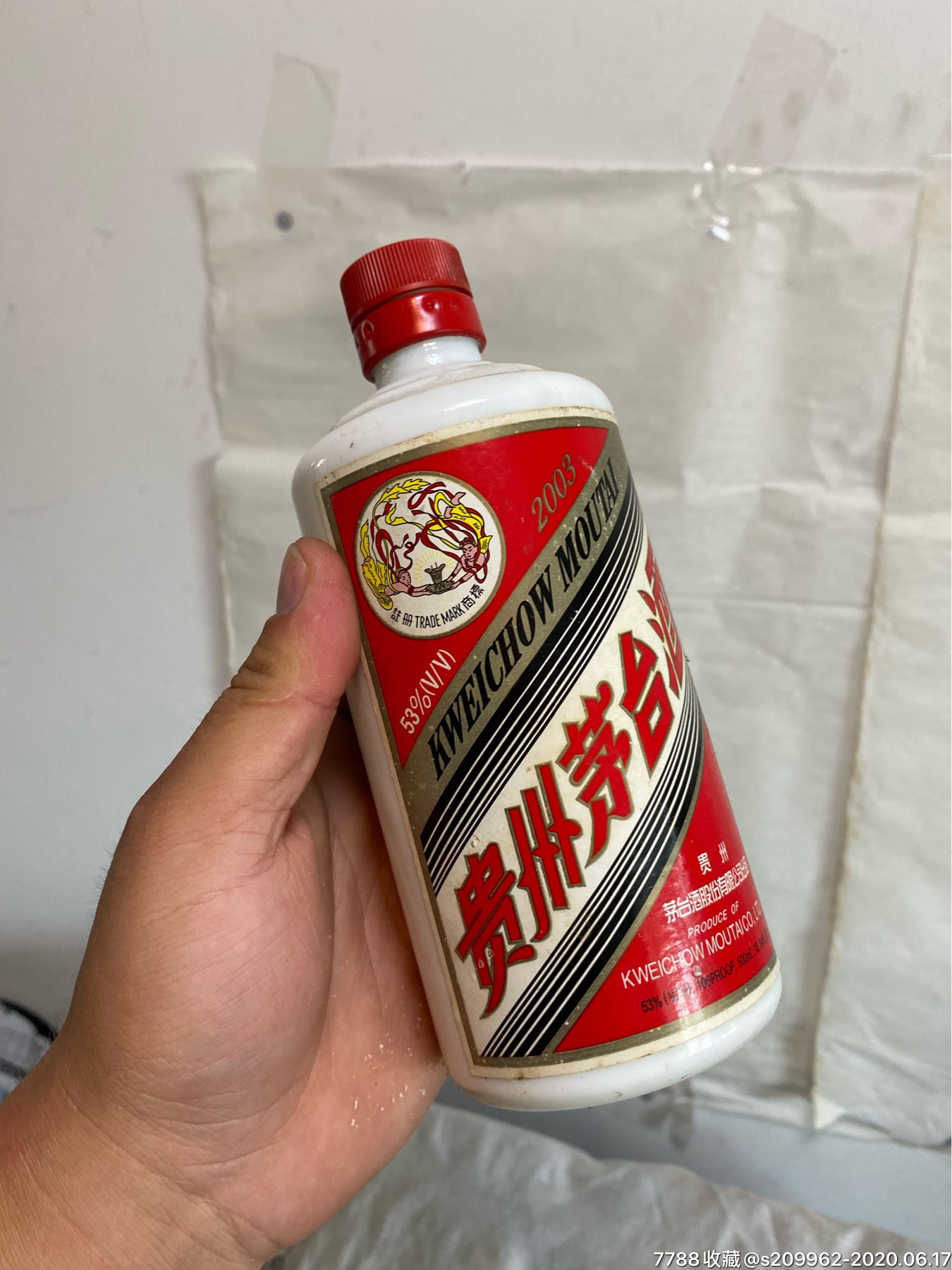 一堆白酒瓶子真实图片图片