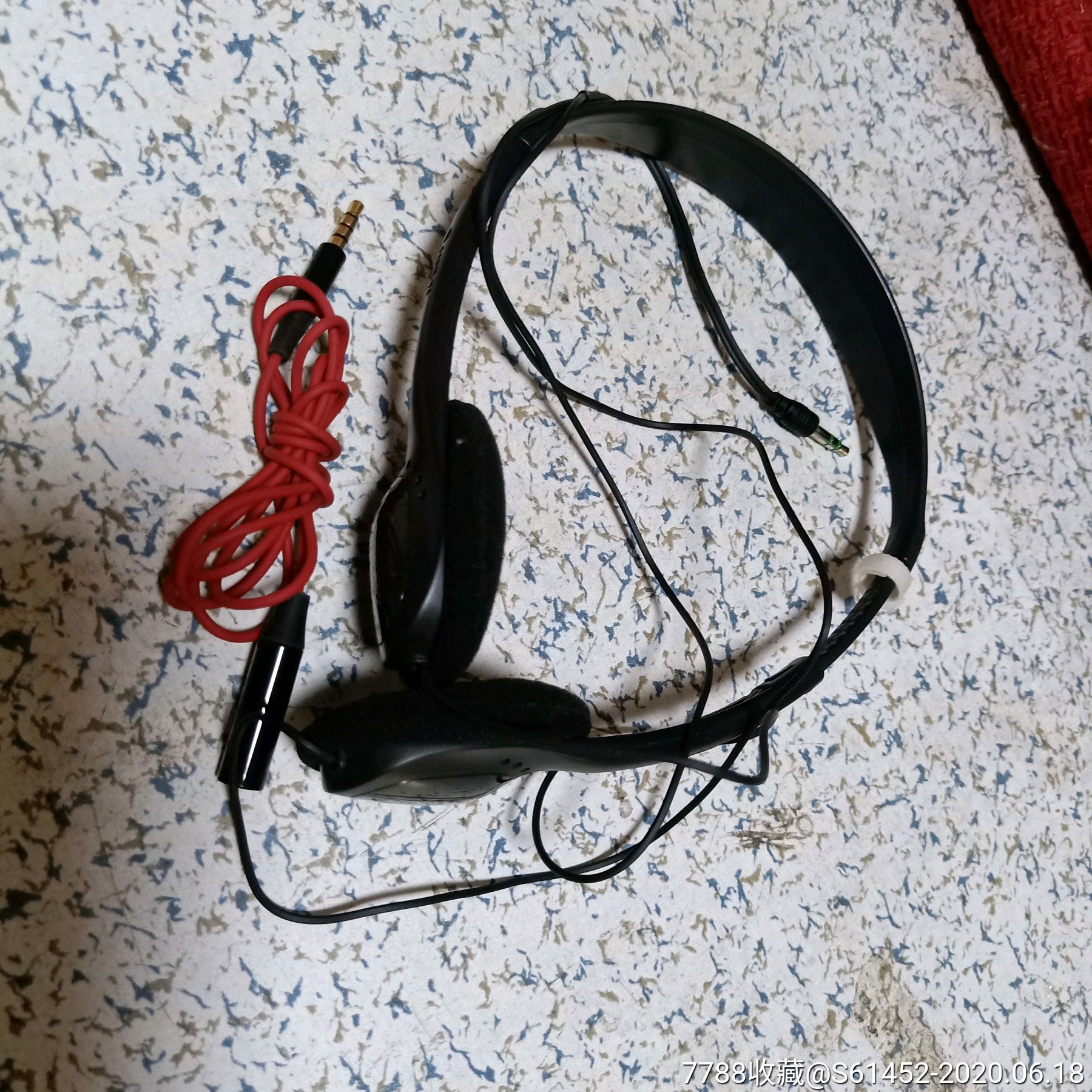 索尼老式耳机一个