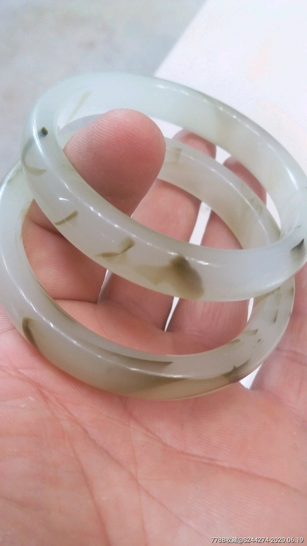 飘花玉镯子一对