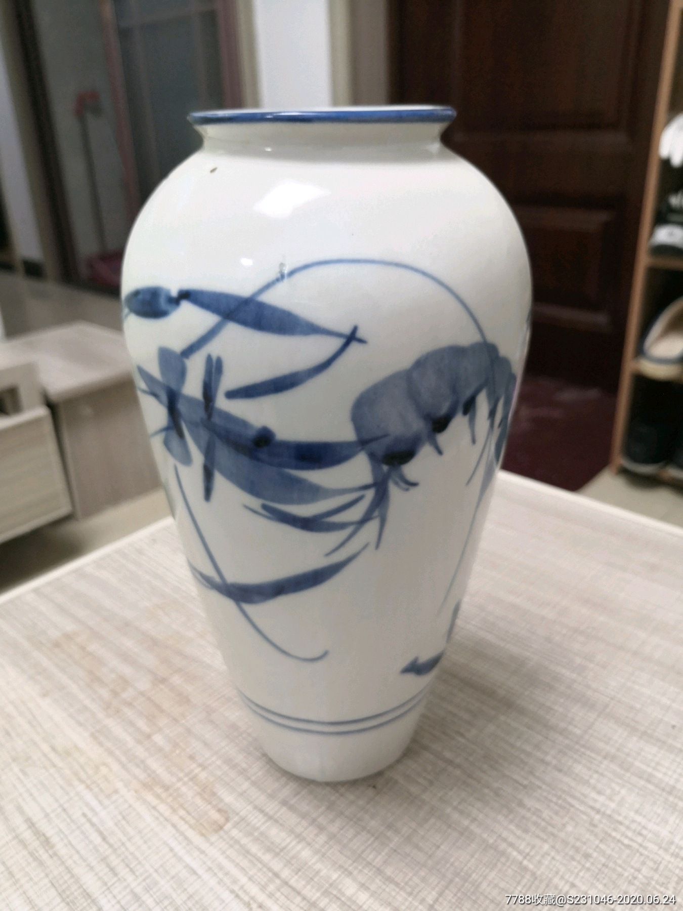 青花瓷,白地青花,八十年代(20世纪),瓶,鸟虫,景德镇窑