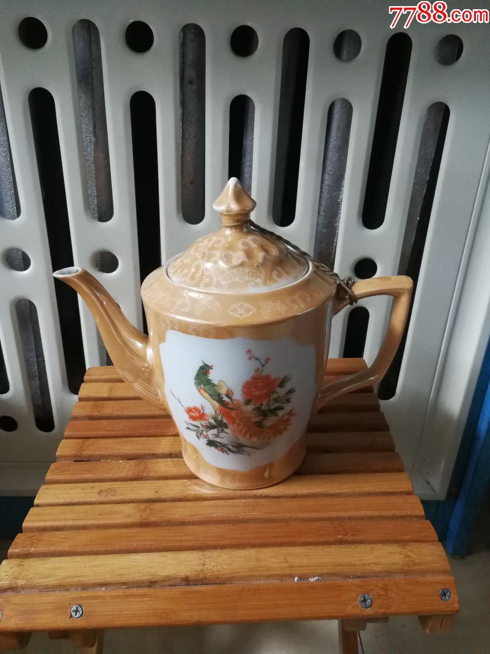 老式花鸟茶壶