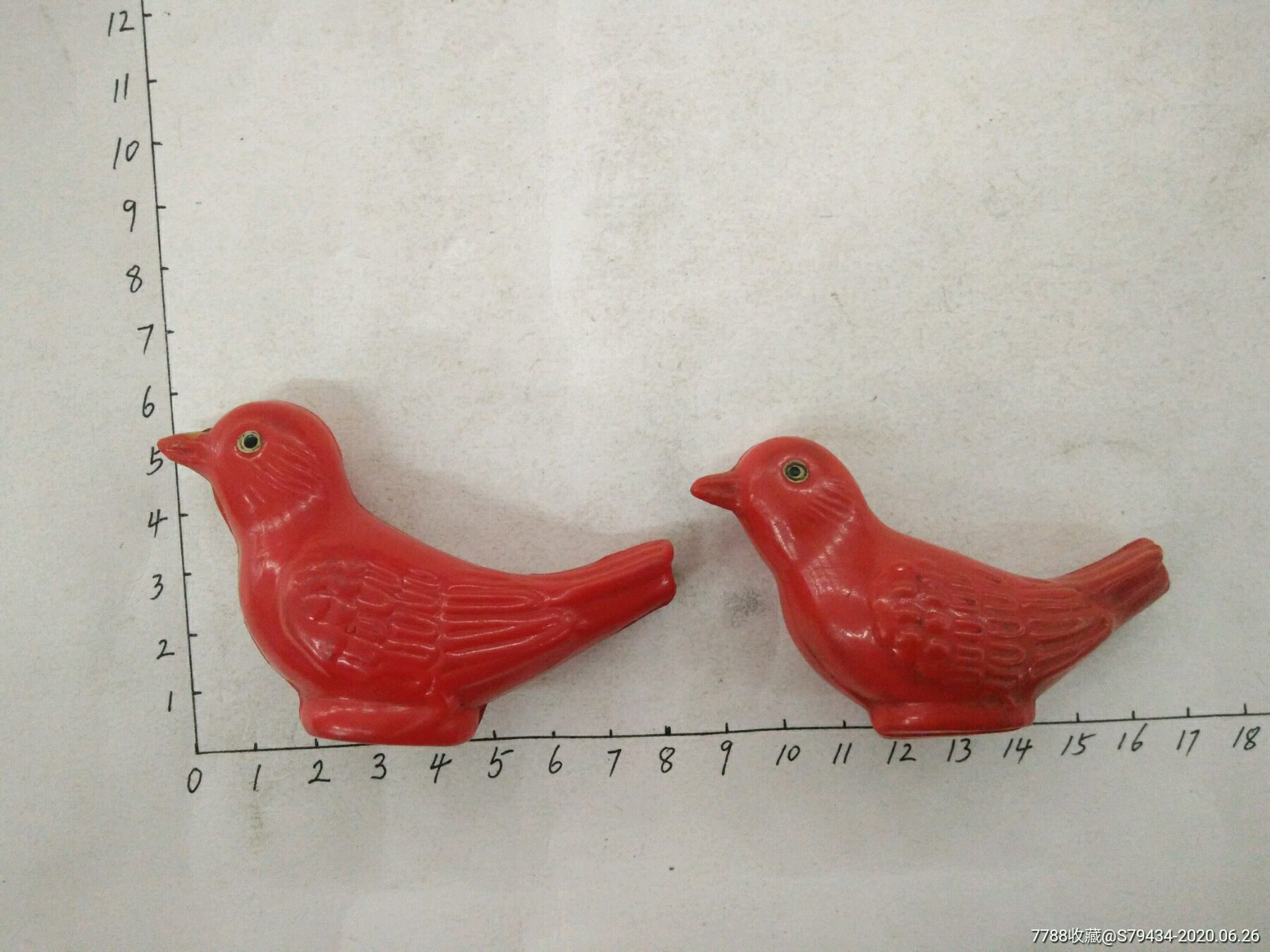 玩具红色鸽子一对稀少有时代感