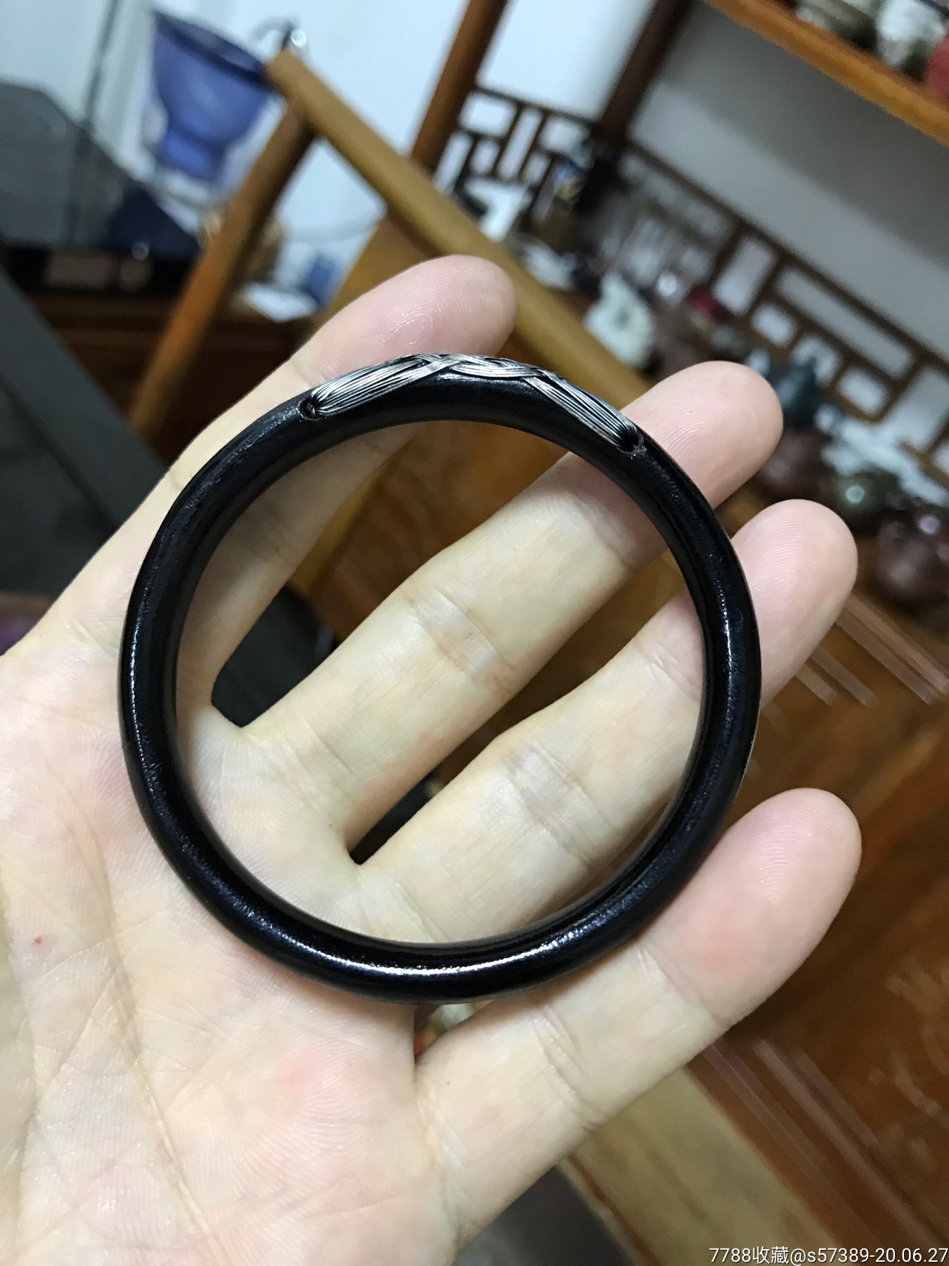 清代黑珊瑚手镯