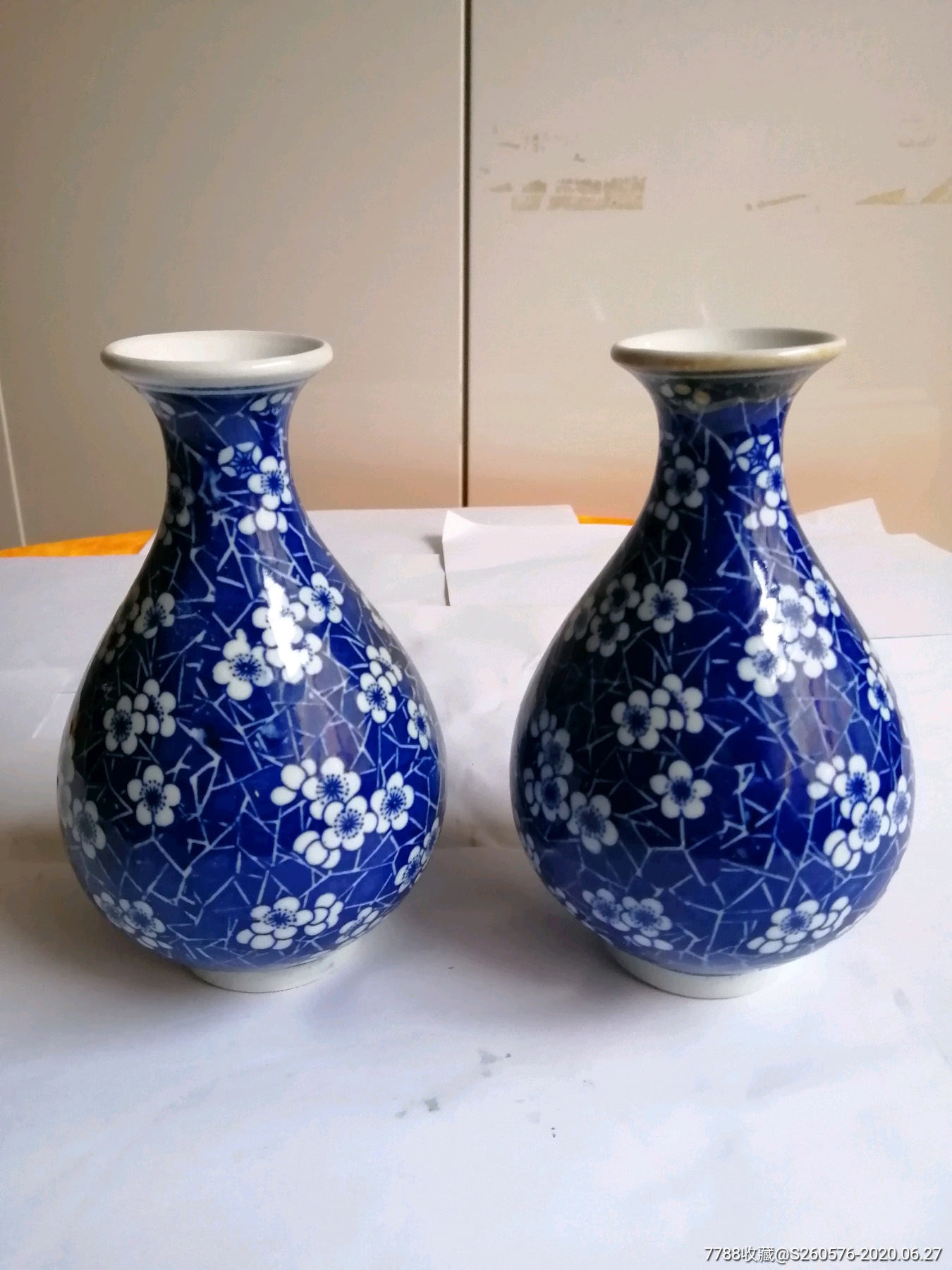 小兰花玉壶春瓶