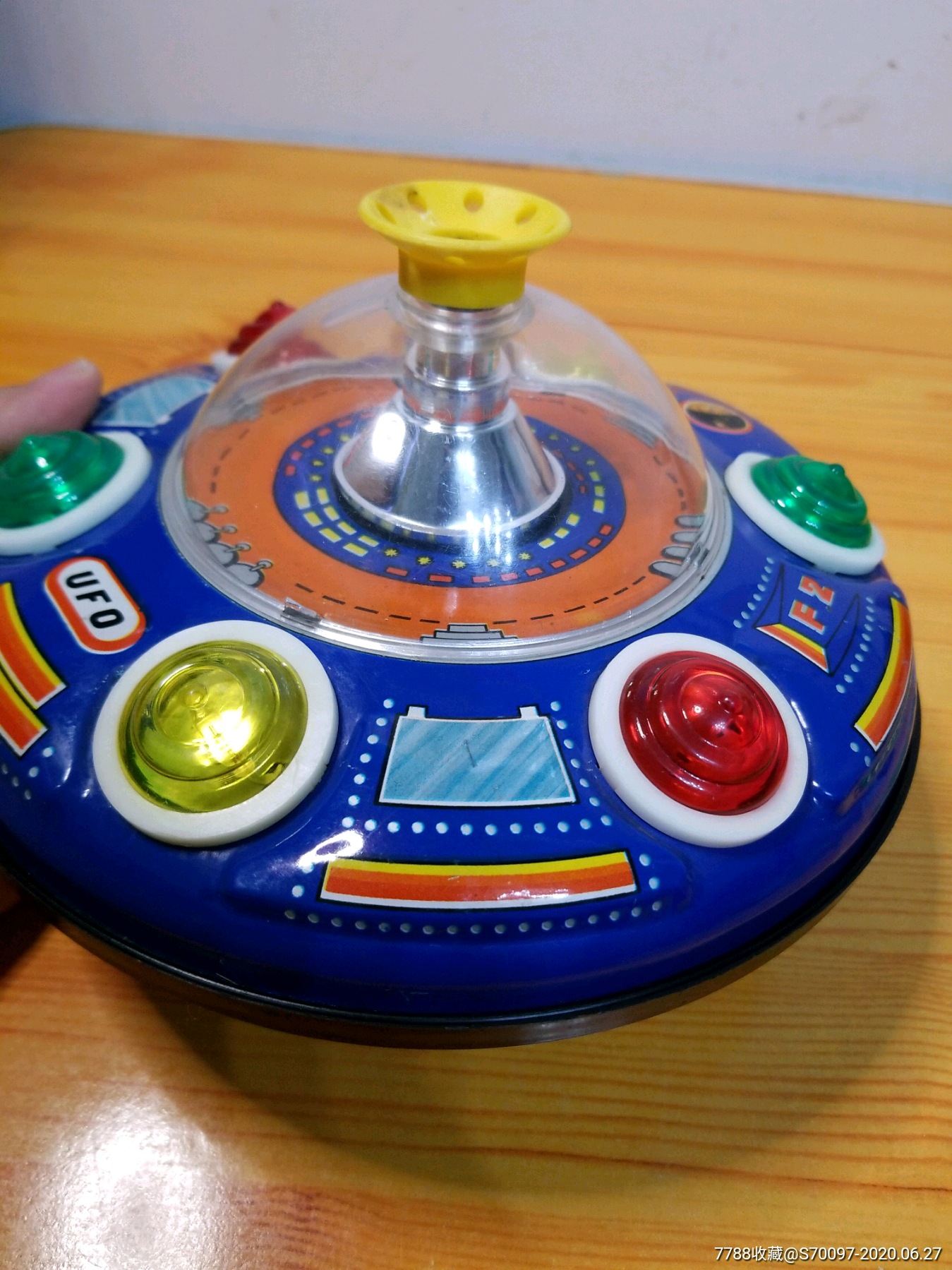 老铁皮玩具飞碟飞船ufo,儿童娃娃游戏老玩具,怀旧老物件收藏