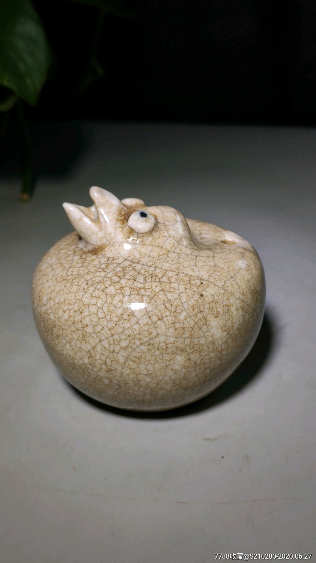 首页 拍卖 水盂/砚滴 >> 哥窑小水滴