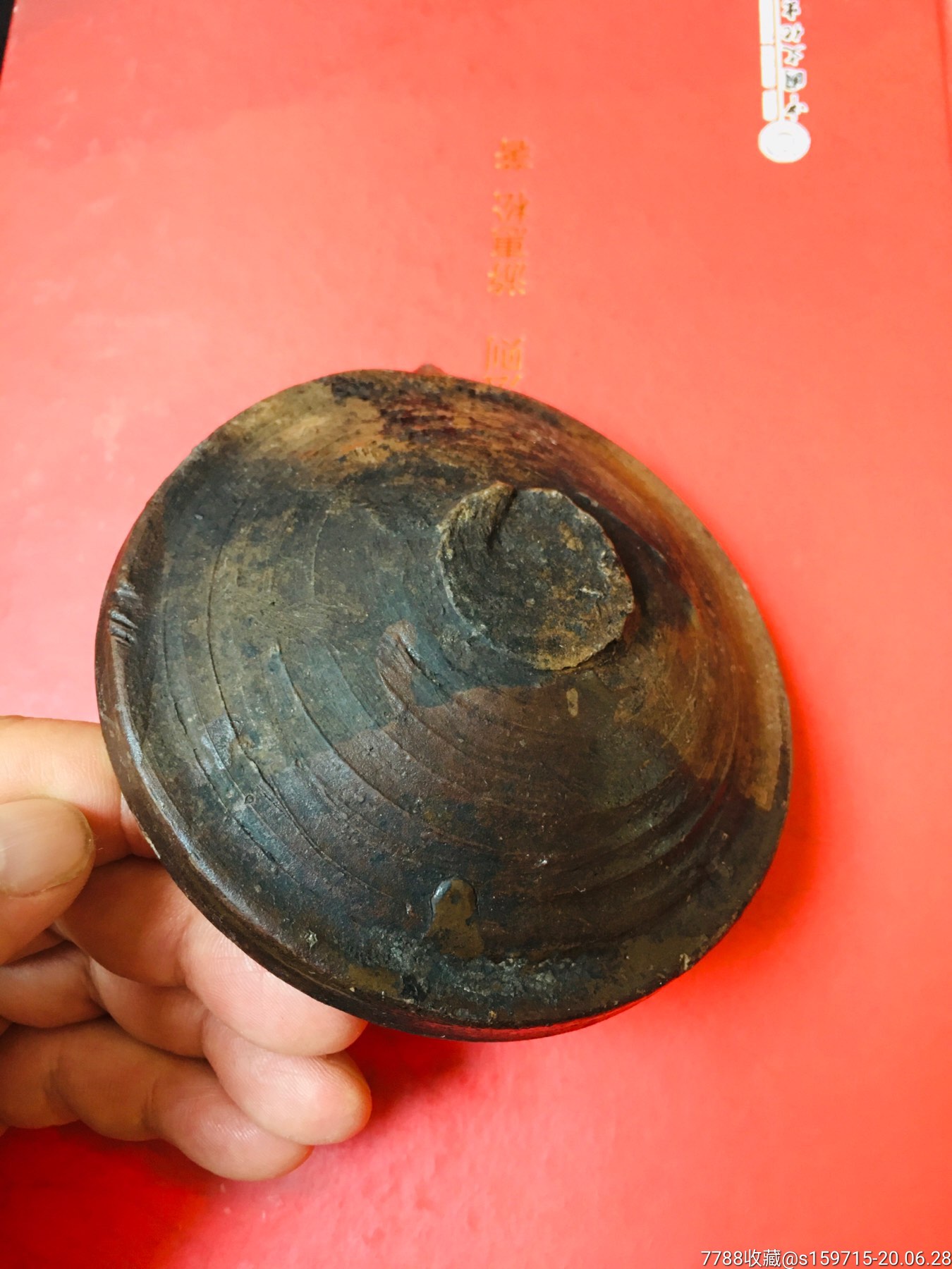 宋代漳窑灰陶油灯