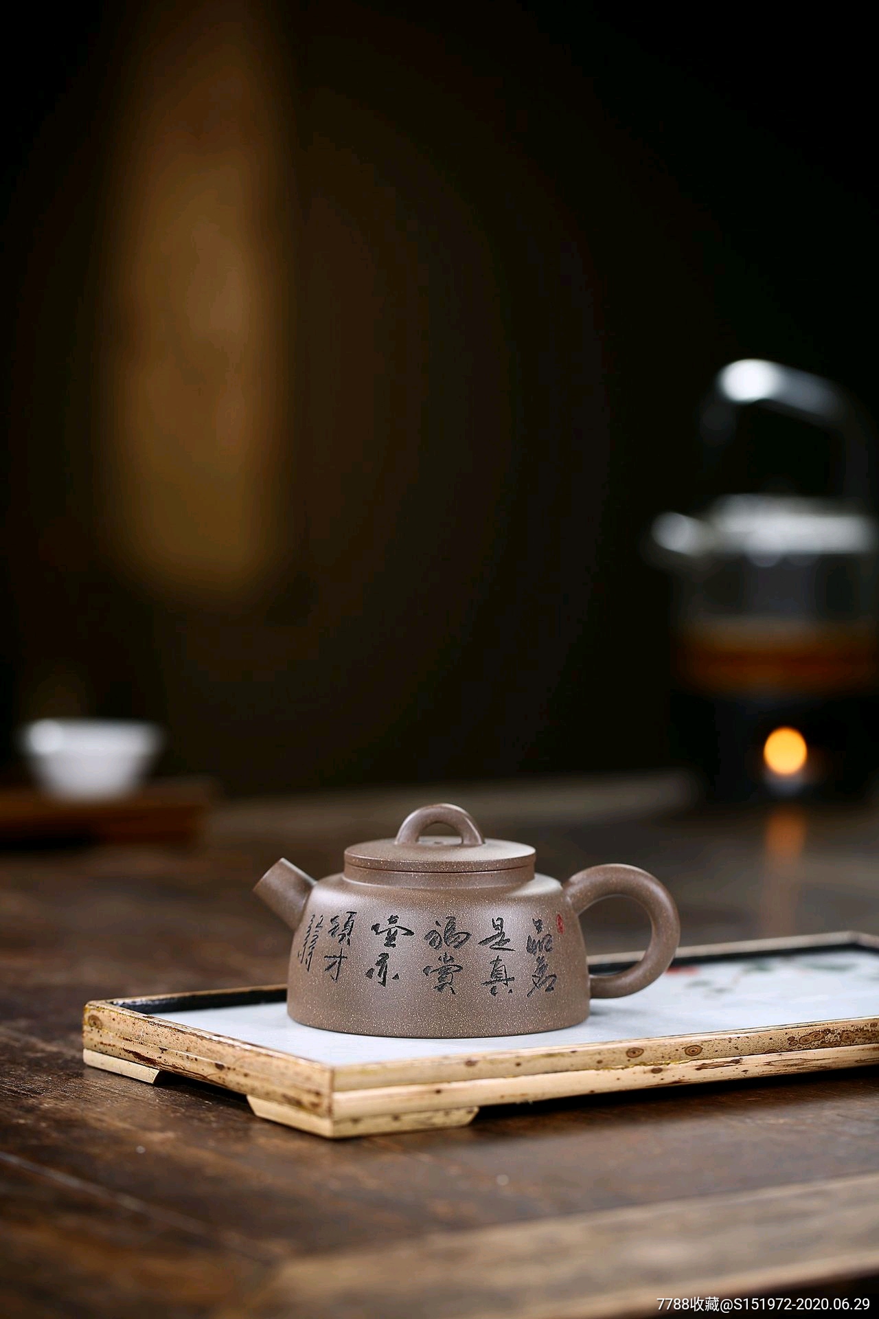 宜兴紫砂原矿段泥手工刻绘炮嘴德钟壶