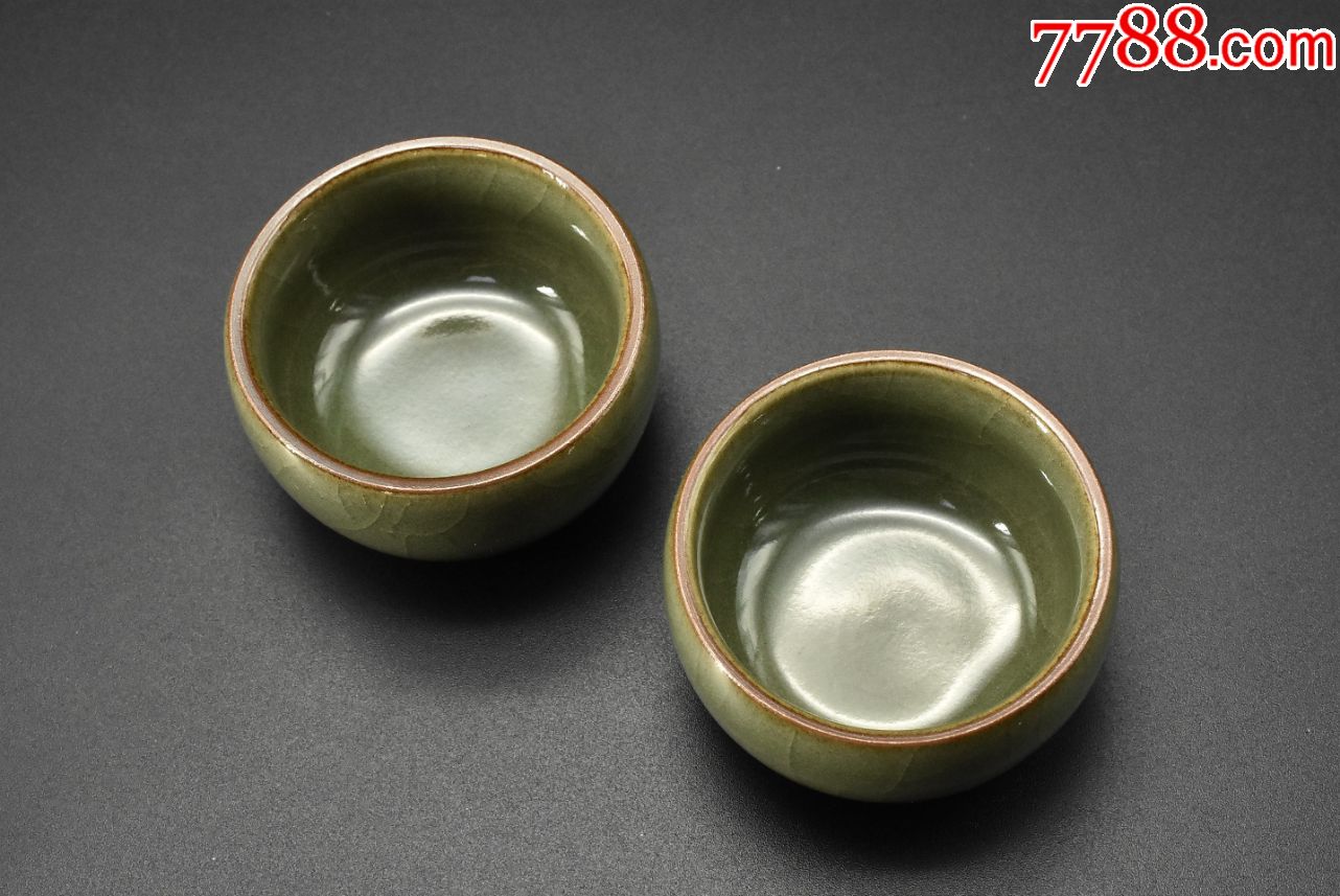 (vd1840)《华夏青瓷开片茶碗》两只