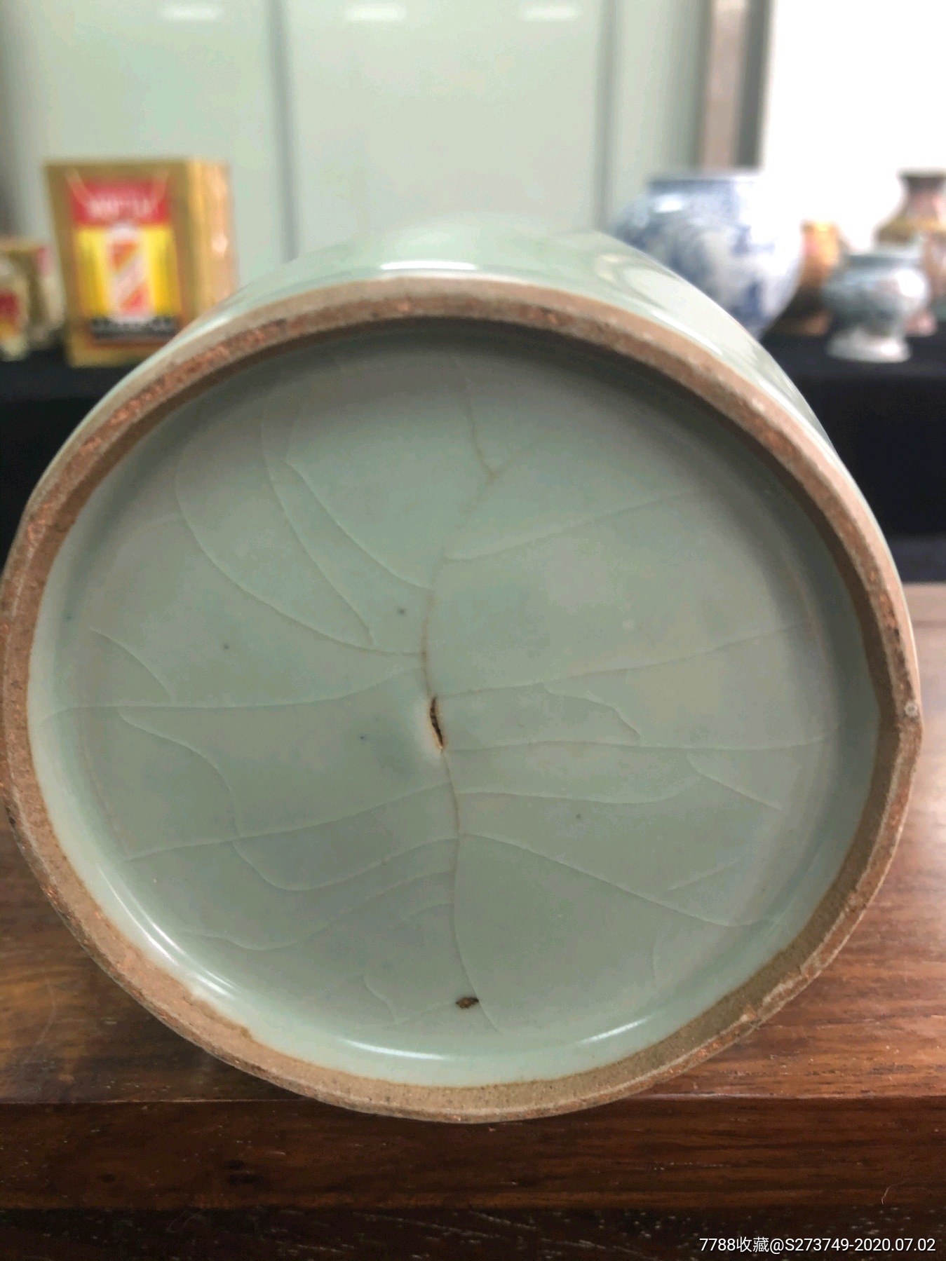龙泉窑梅子青如意耳棒槌瓶