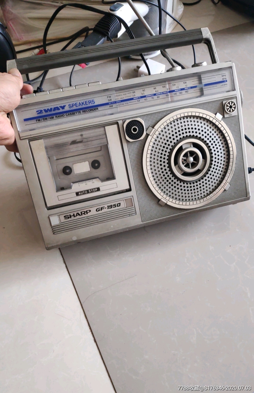 手提式夏普收录机
