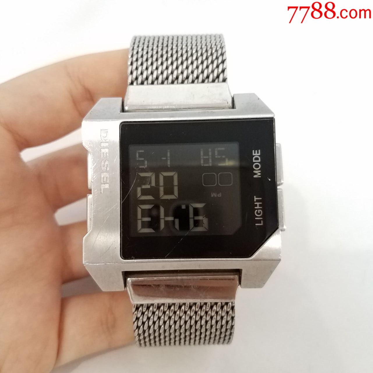 diesel迪赛多功能电子男表【独特电视机表款】【功能正常】