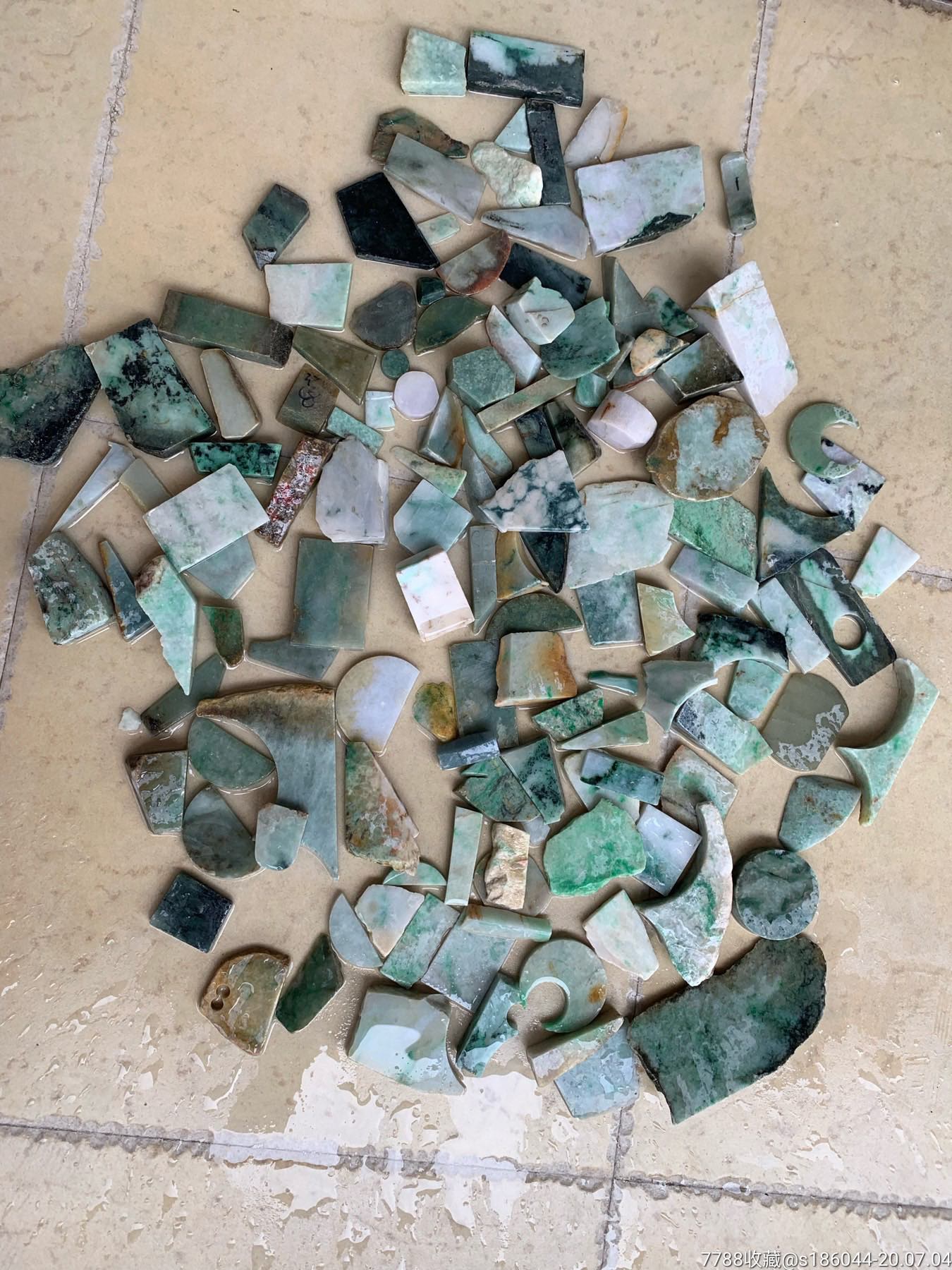 福利天然翡翠边角料100多块打包拍卖