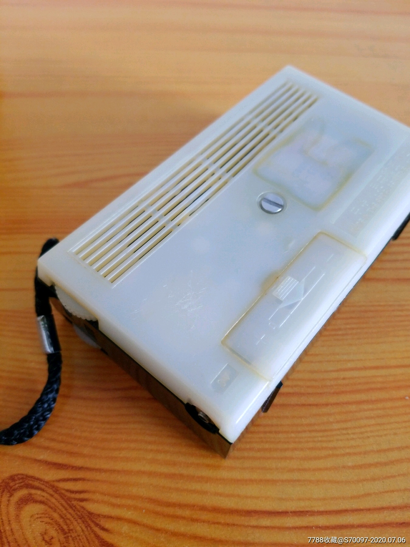 银球牌微型袖珍老收音机,随身听,非电子管(关联索尼爱华根德