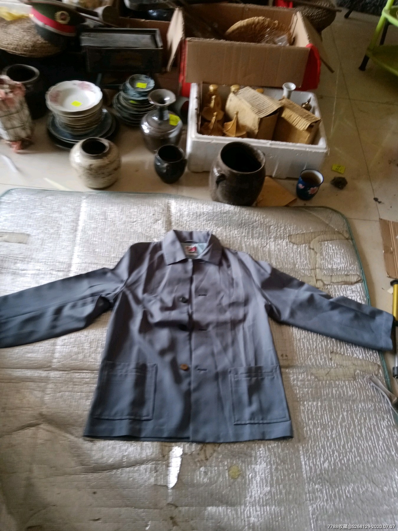 怀旧好品有机玻璃扣上衣