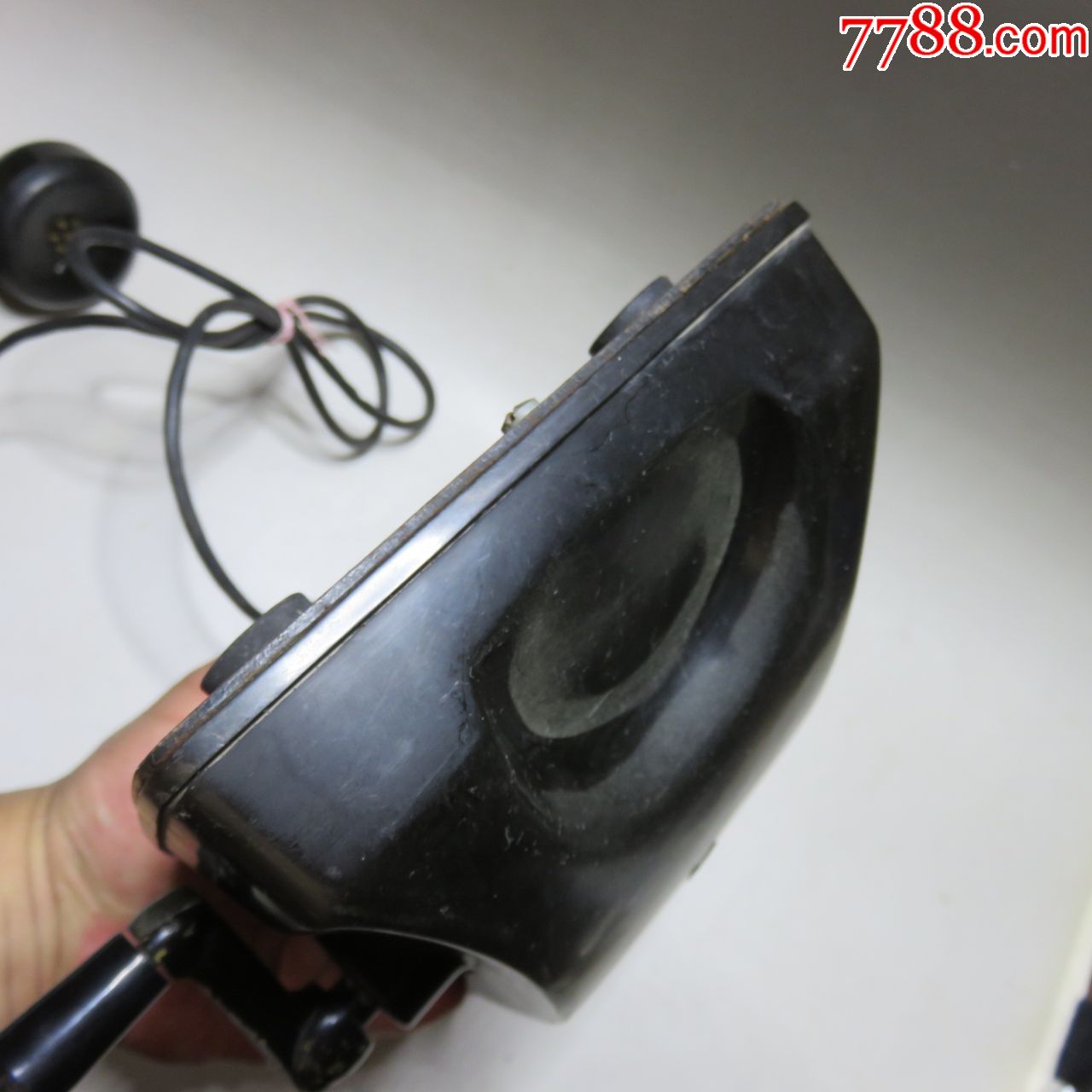 用手摇电话机多次电击(用手摇电话机多次电击会怎么样)