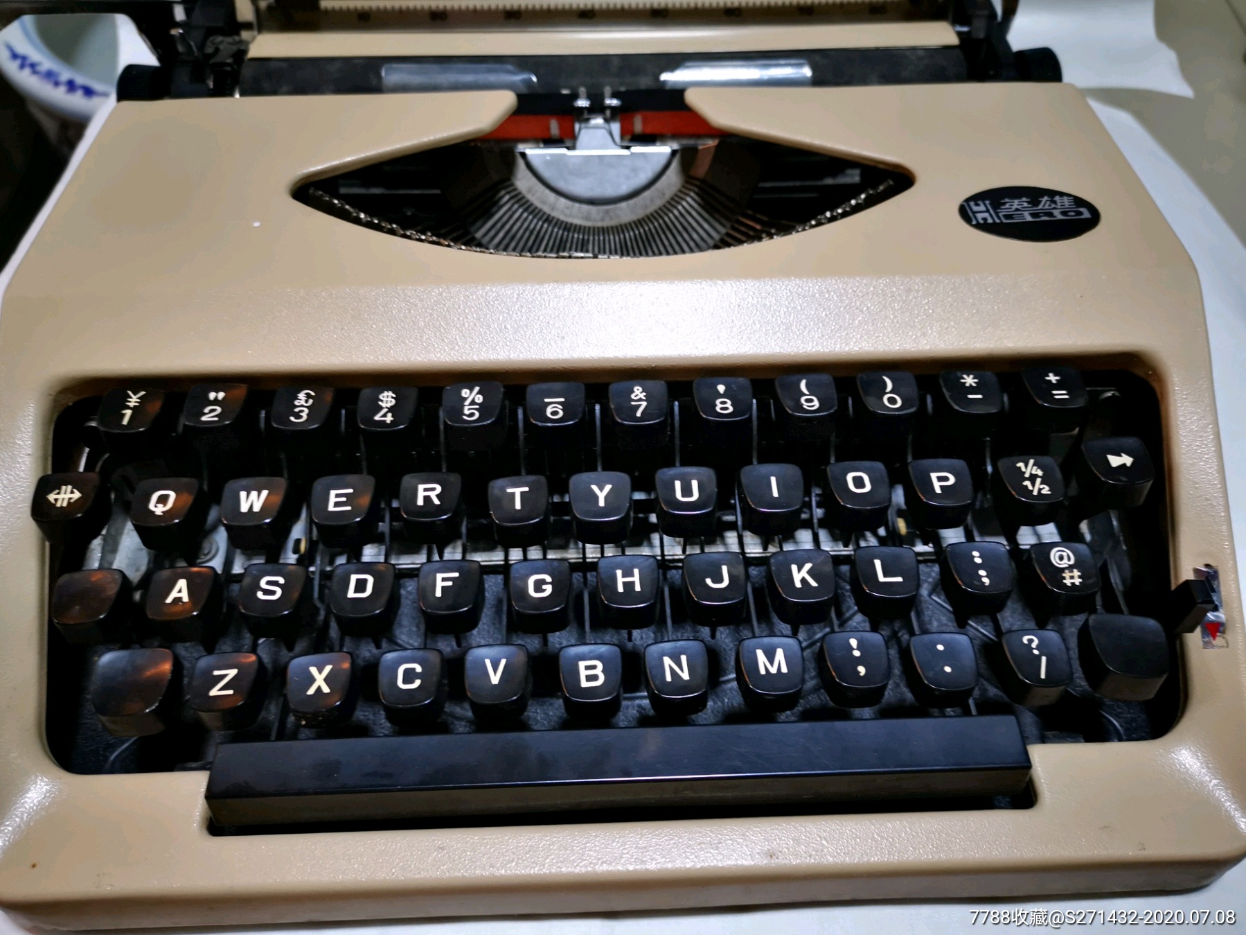 80年代老上海英雄牌英文机械打字机,怀旧收藏,各字母按键正常
