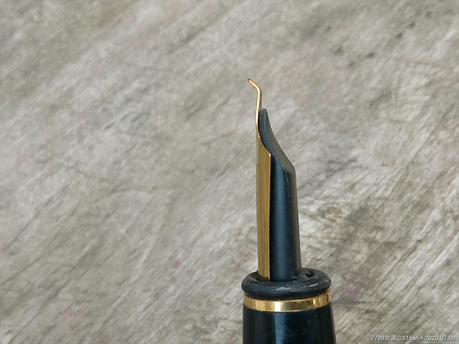 八十年代上海555铱金笔书法美工笔两盒20支一盒未开封