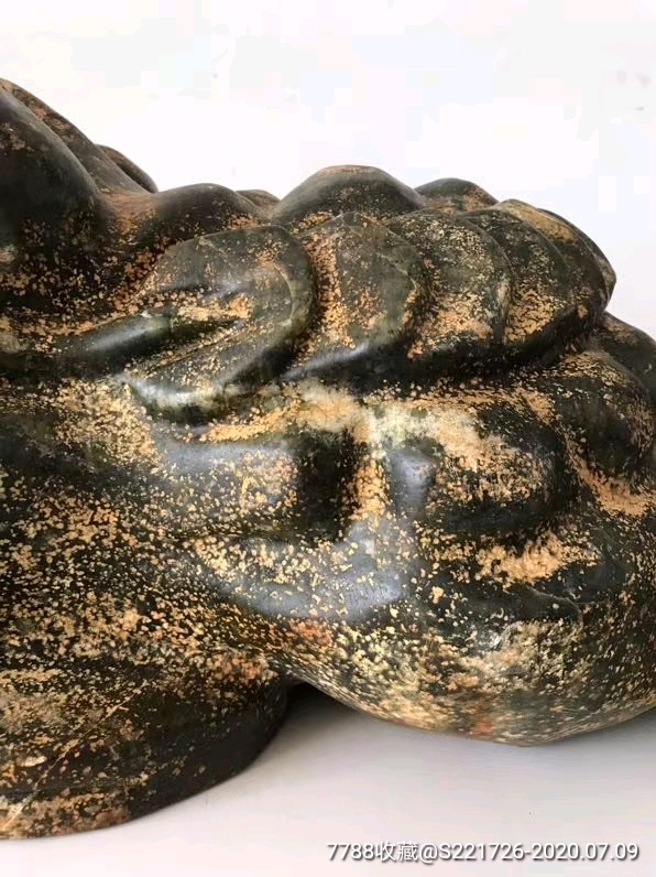 天然陨石雕刻金蟾,雕工精细,包浆均匀浑厚,保存完好无磕碰,天外来客