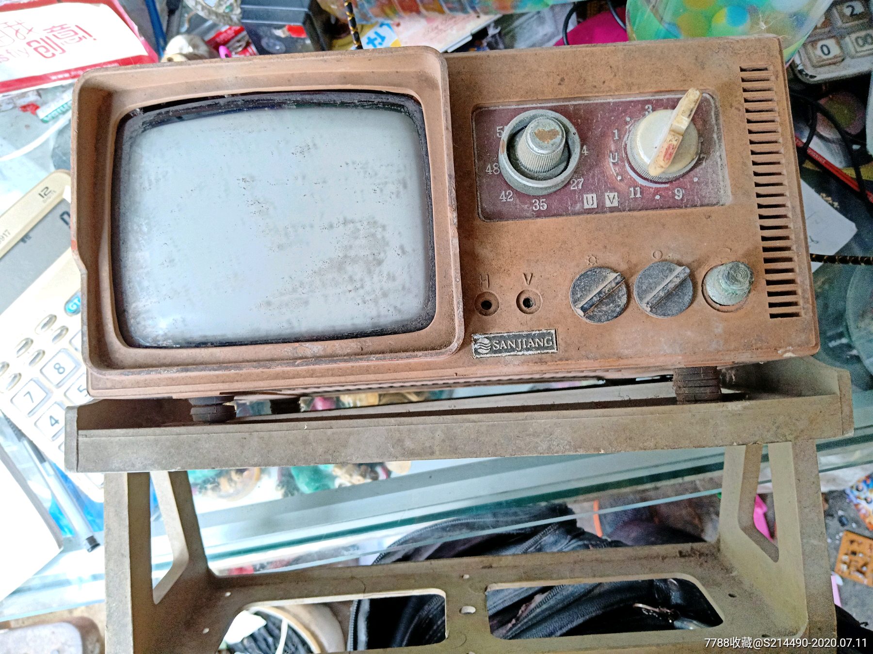 老式车载电视机