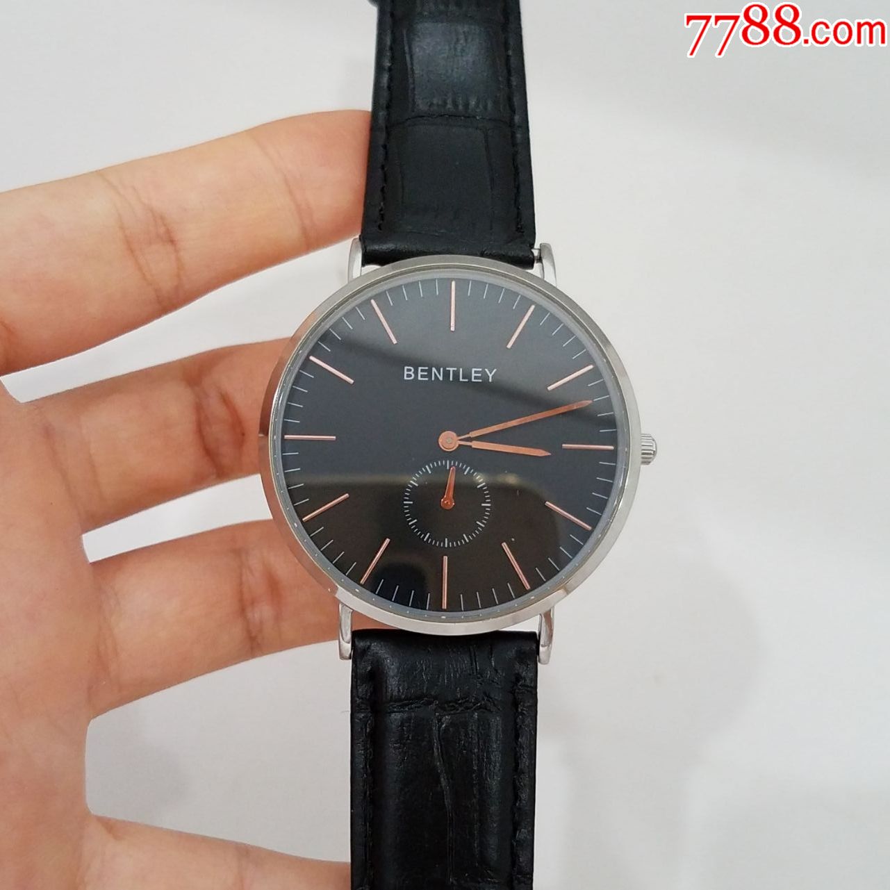 bentley电子男表【独特小三针设计】【玫瑰金刻度,指针】【走时正常】