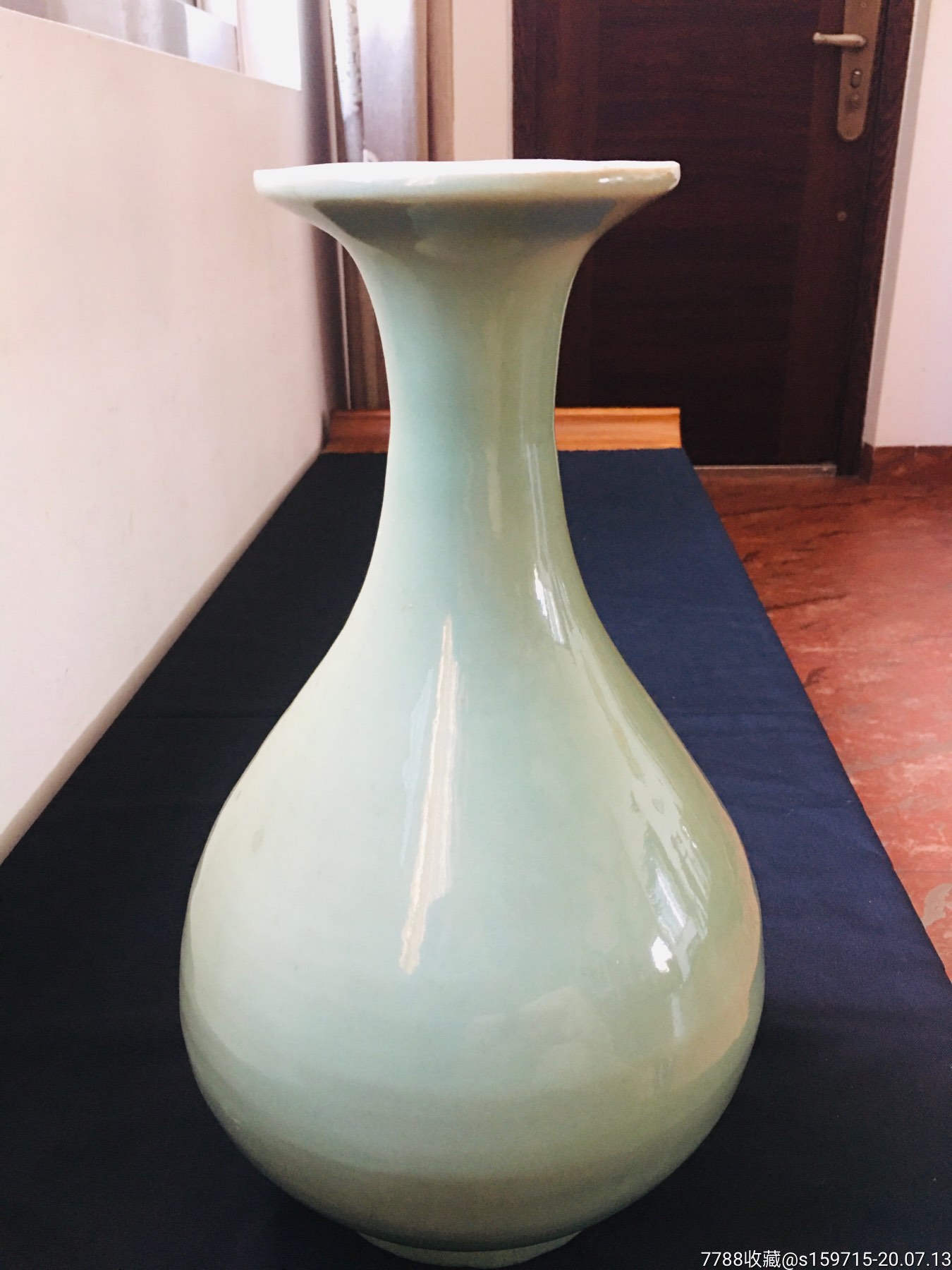 元明时期龙泉窑豆青釉玉壶春大瓶